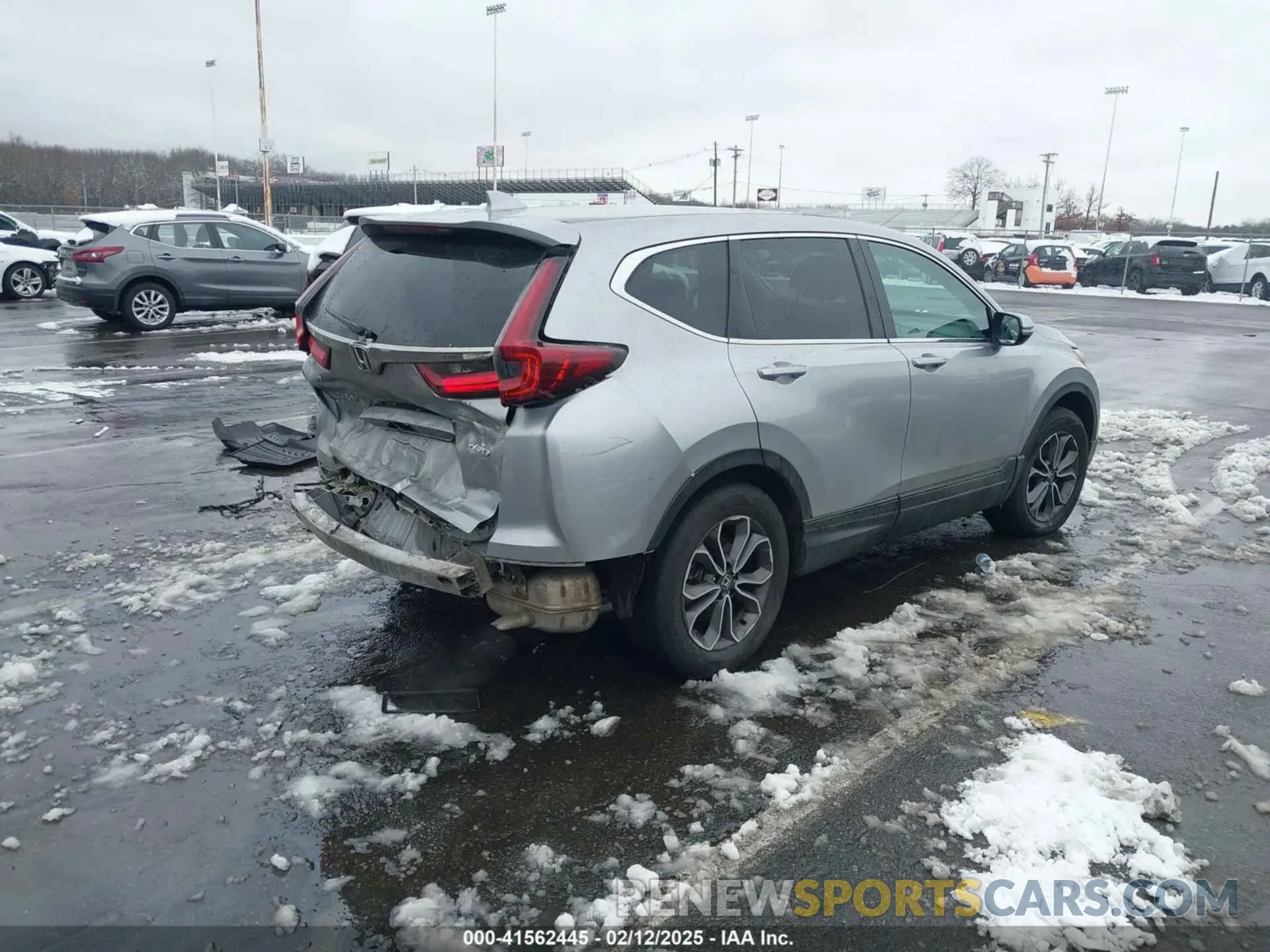 4 Photograph of a damaged car 2HKRW2H57LH696512 HONDA CR-V 2020