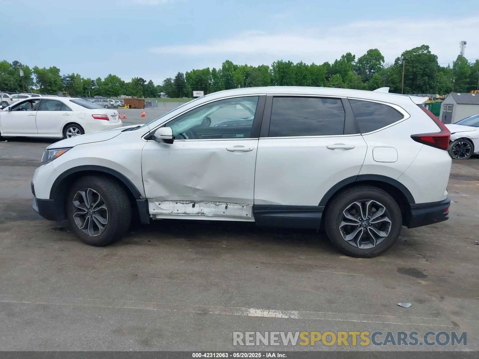 14 Photograph of a damaged car 2HKRW2H57LH699426 HONDA CR-V 2020