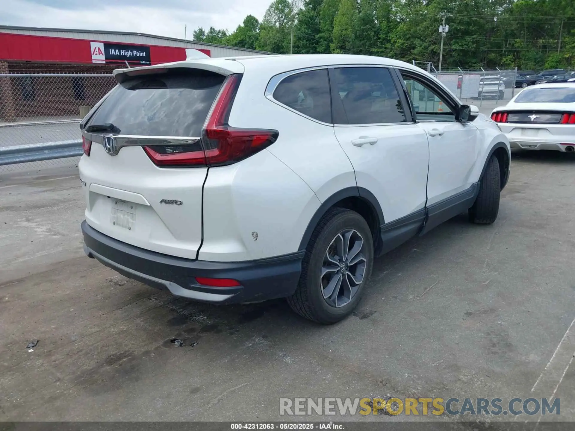 4 Photograph of a damaged car 2HKRW2H57LH699426 HONDA CR-V 2020