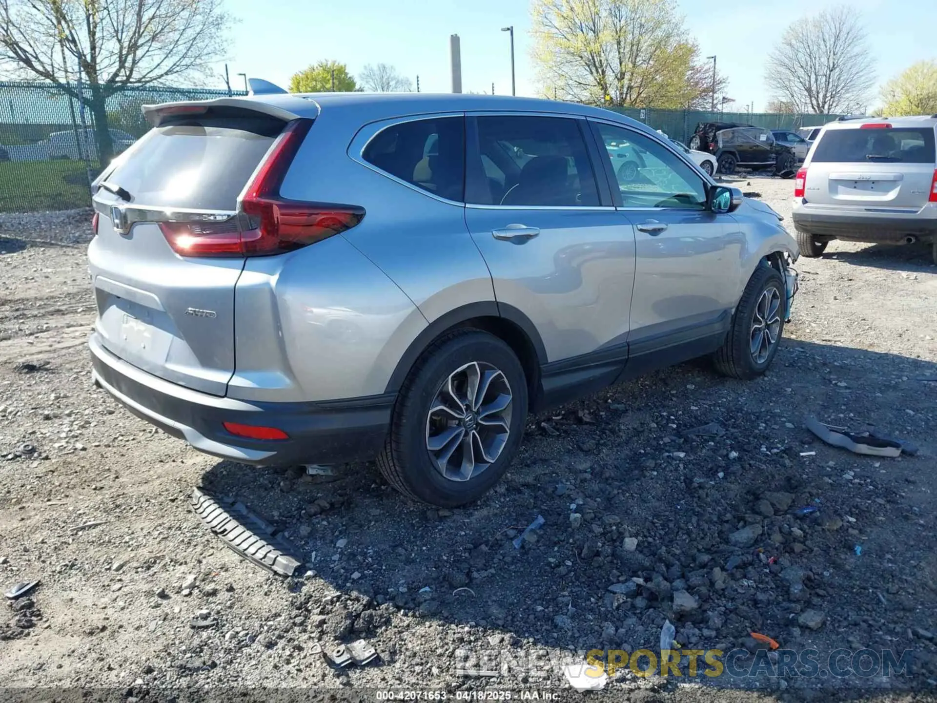 4 Photograph of a damaged car 2HKRW2H58LH622399 HONDA CR-V 2020