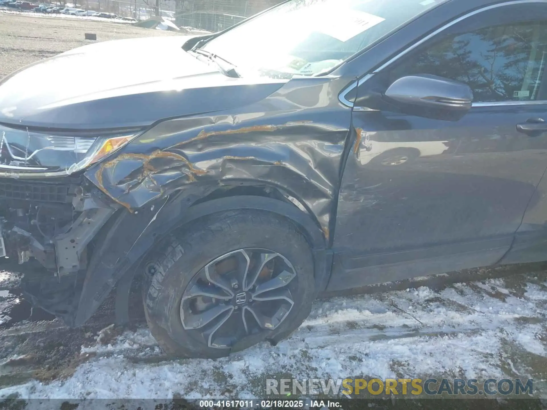 18 Photograph of a damaged car 2HKRW2H59LH606857 HONDA CR-V 2020