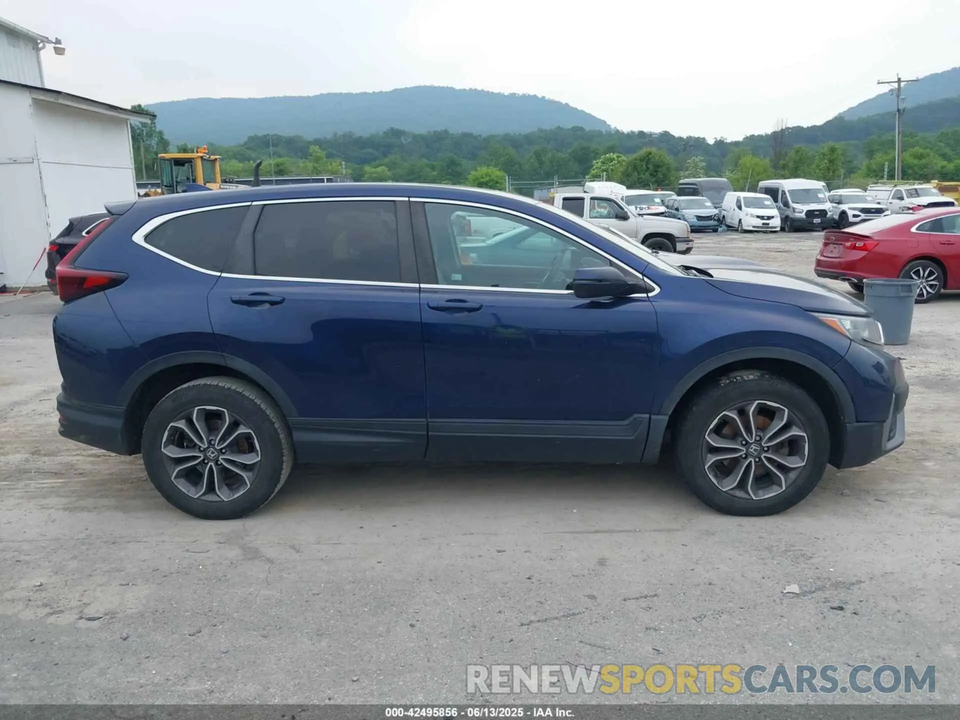13 Photograph of a damaged car 2HKRW2H59LH614103 HONDA CR-V 2020