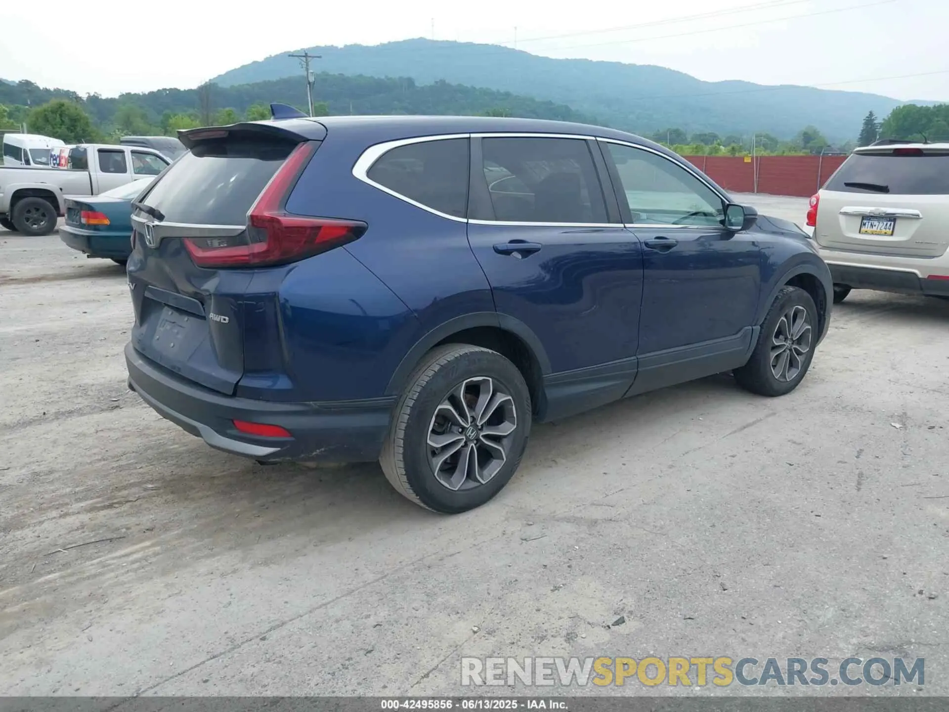 4 Photograph of a damaged car 2HKRW2H59LH614103 HONDA CR-V 2020