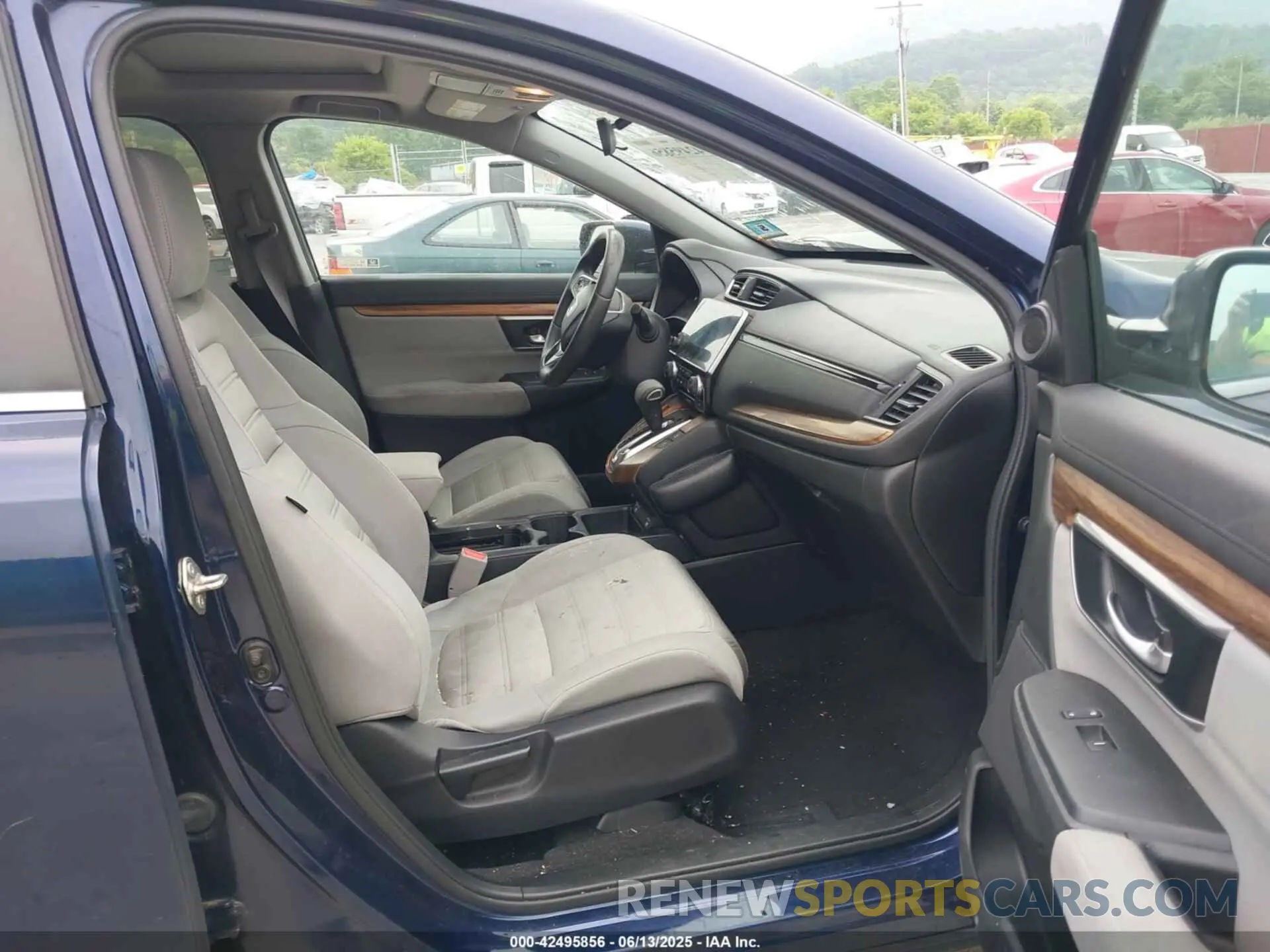 5 Photograph of a damaged car 2HKRW2H59LH614103 HONDA CR-V 2020