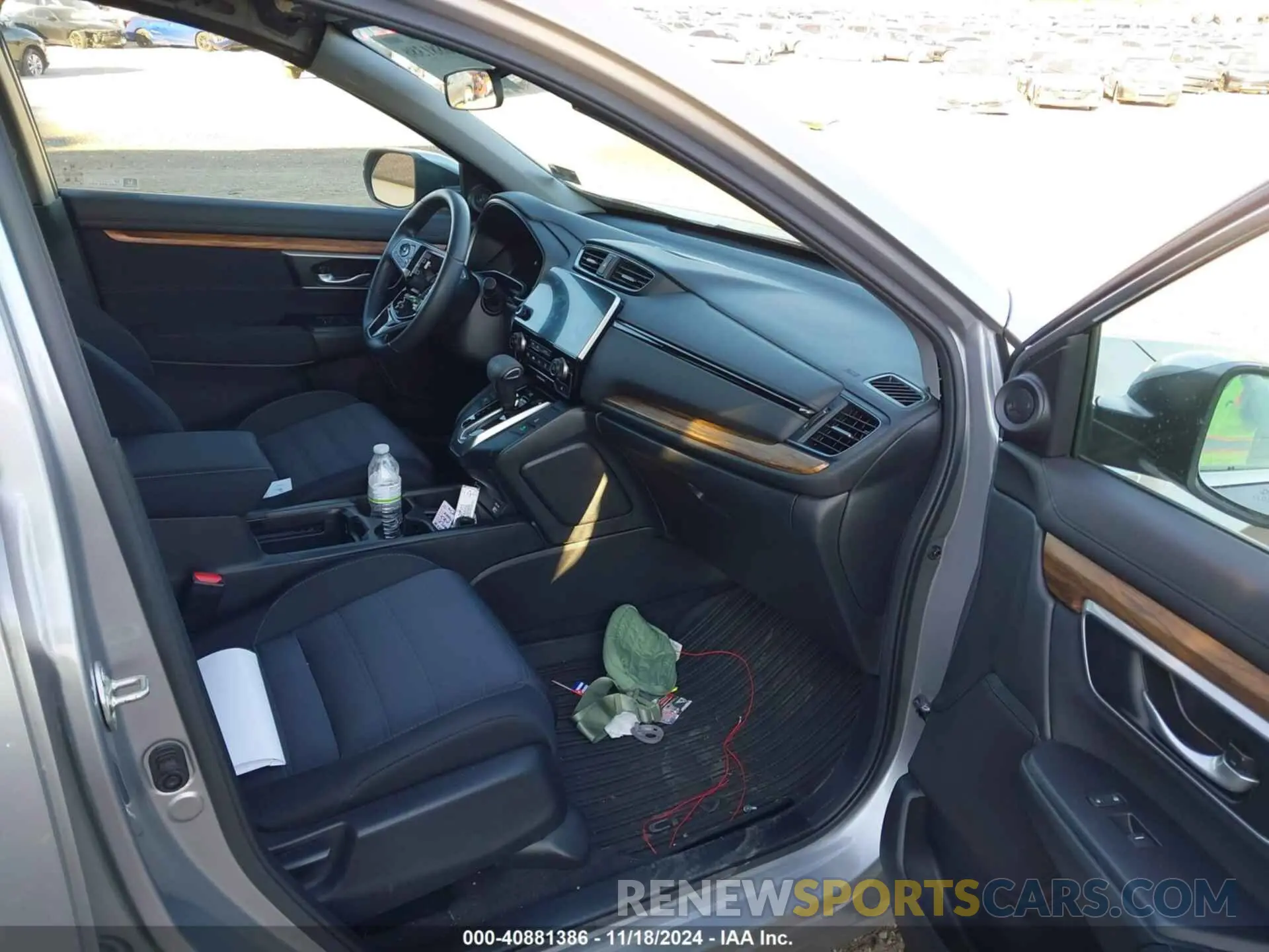 5 Photograph of a damaged car 2HKRW2H59LH665889 HONDA CR-V 2020