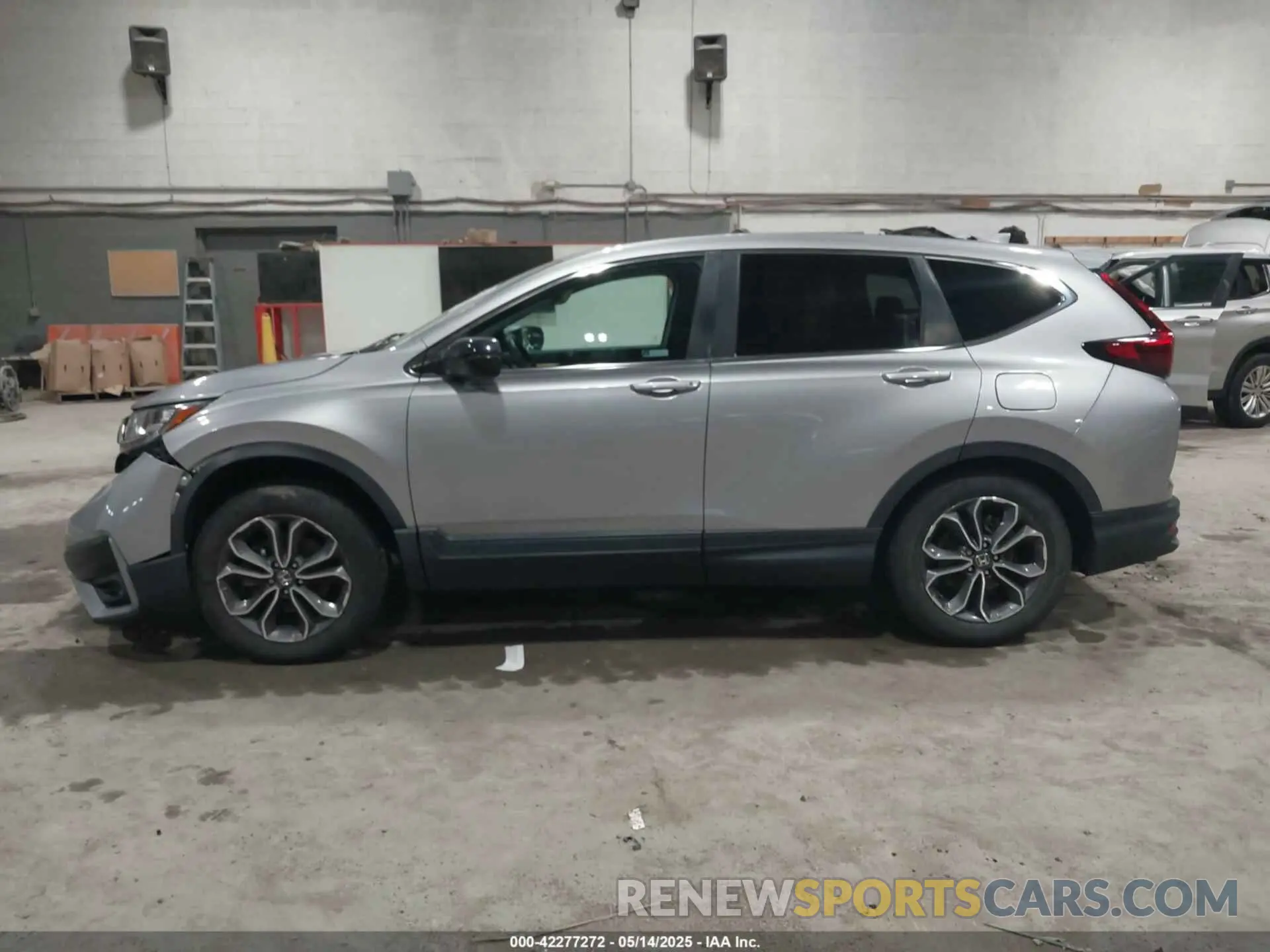 14 Photograph of a damaged car 2HKRW2H59LH682207 HONDA CR-V 2020