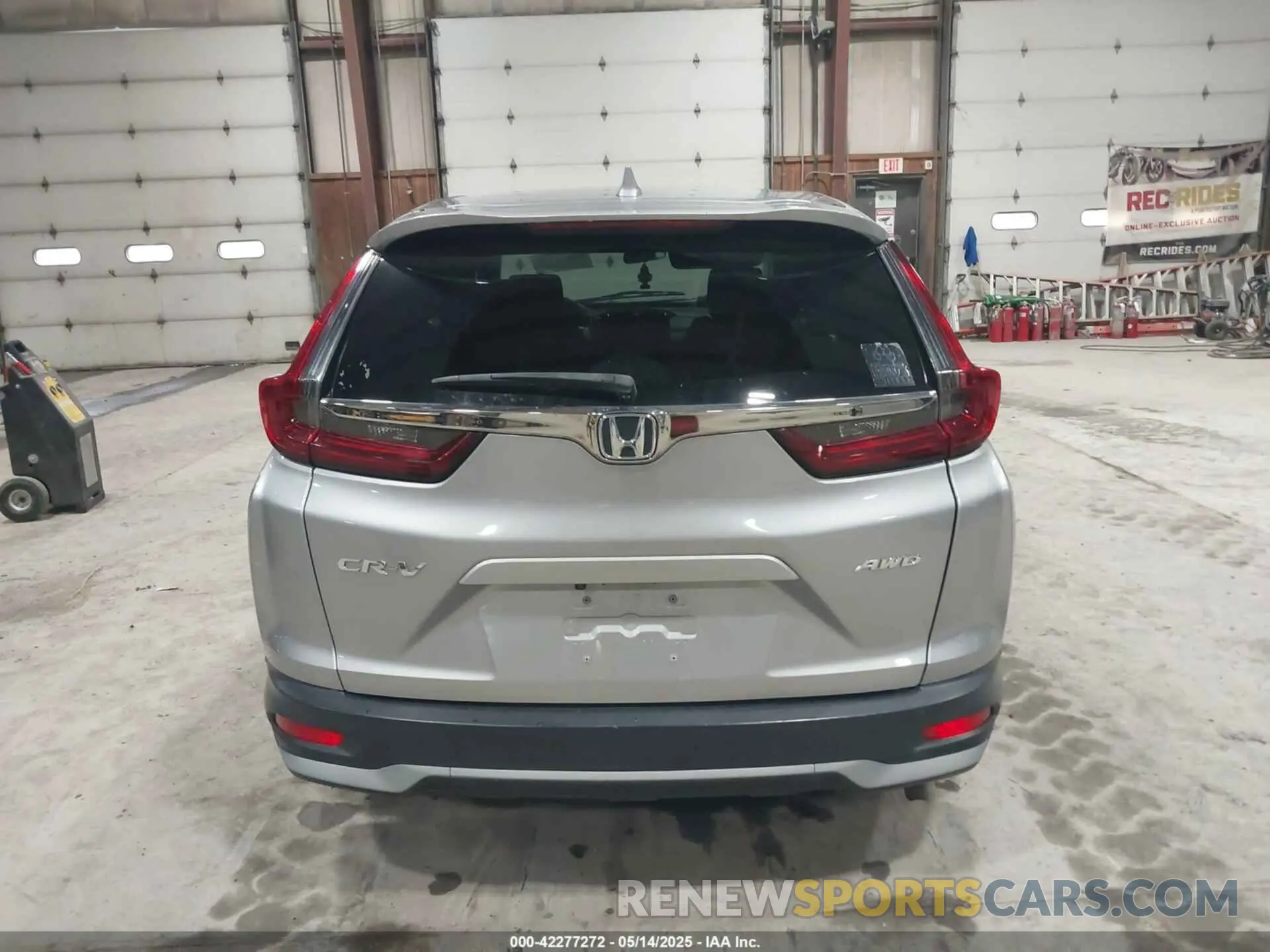 16 Photograph of a damaged car 2HKRW2H59LH682207 HONDA CR-V 2020