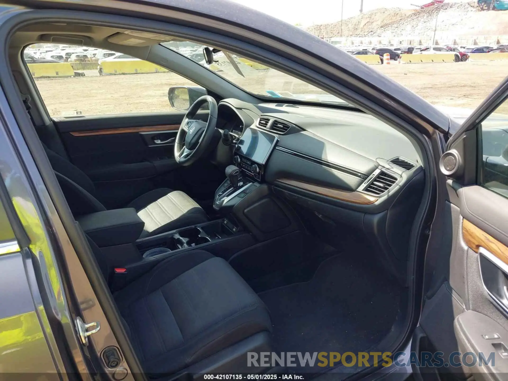5 Photograph of a damaged car 2HKRW2H5XLH686735 HONDA CR-V 2020