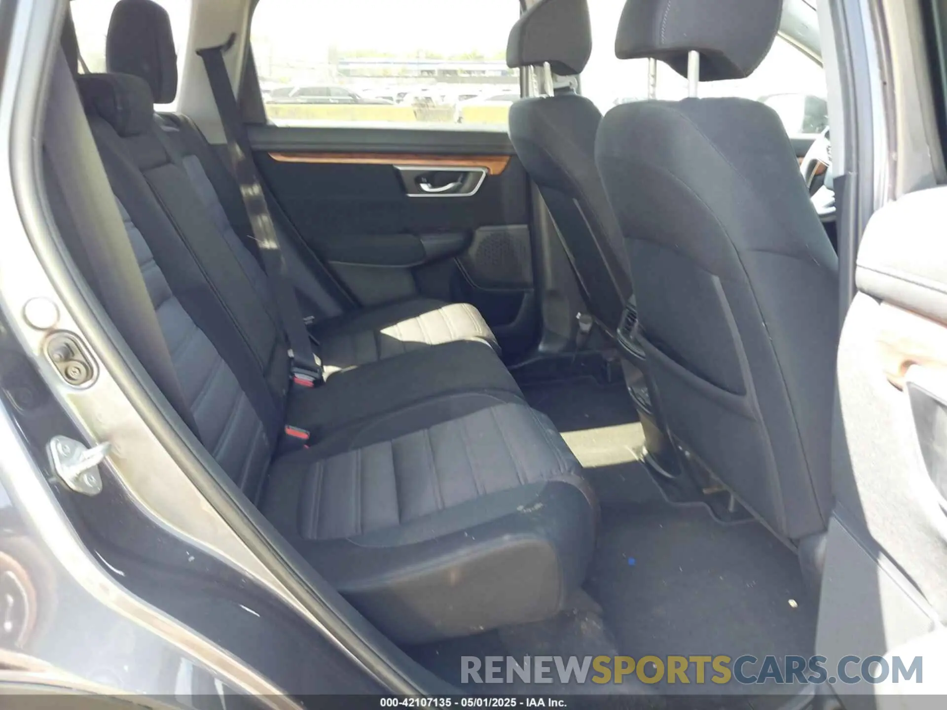 8 Photograph of a damaged car 2HKRW2H5XLH686735 HONDA CR-V 2020