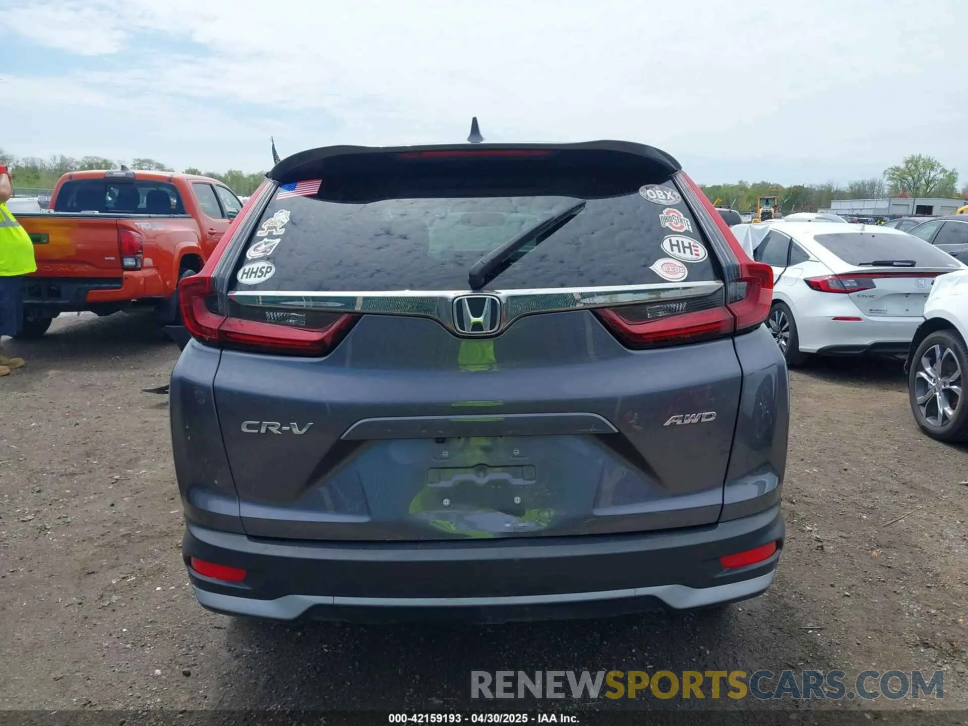 17 Photograph of a damaged car 2HKRW2H85LH661459 HONDA CR-V 2020