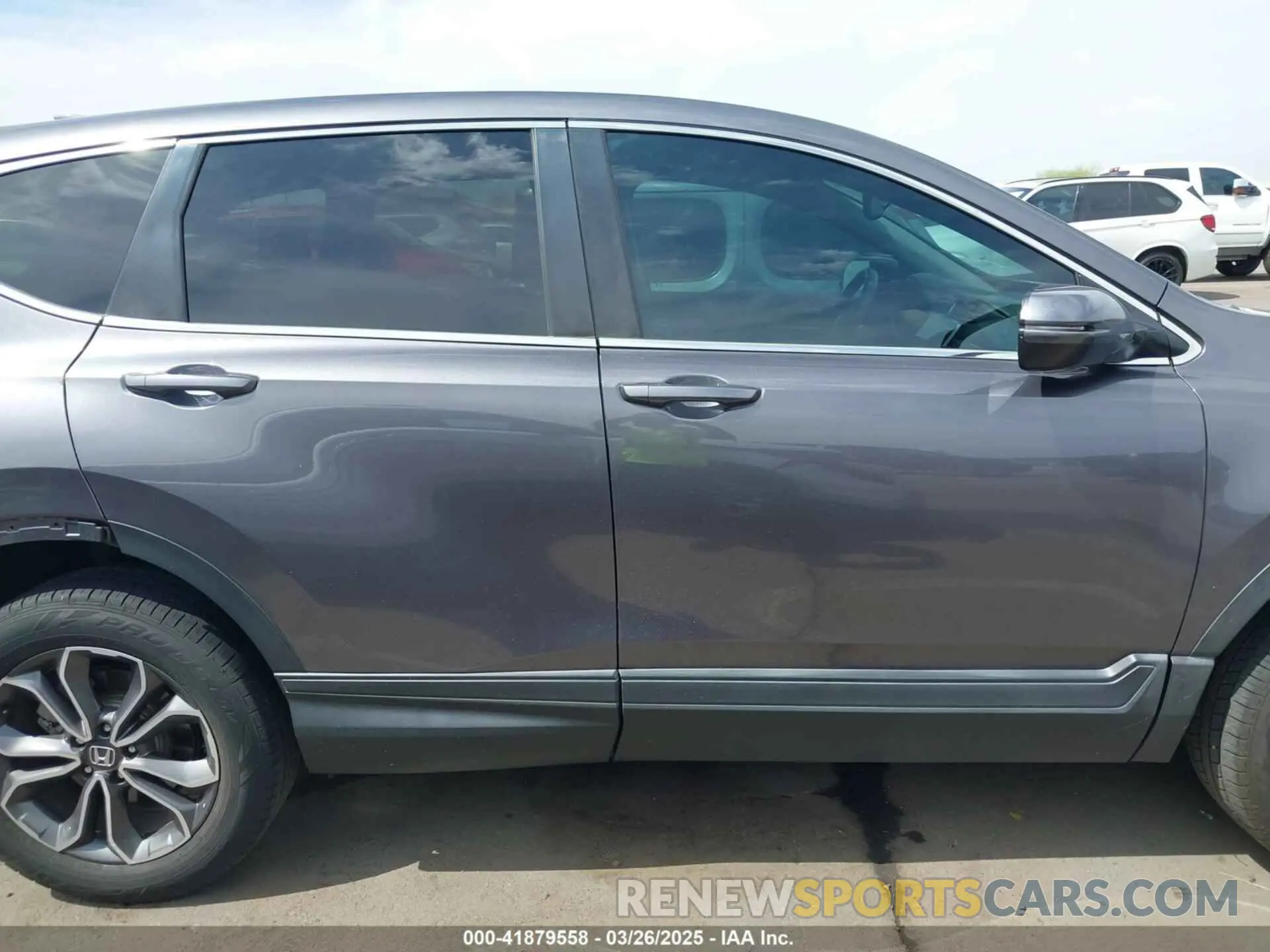 14 Photograph of a damaged car 2HKRW2H86LH687875 HONDA CR-V 2020