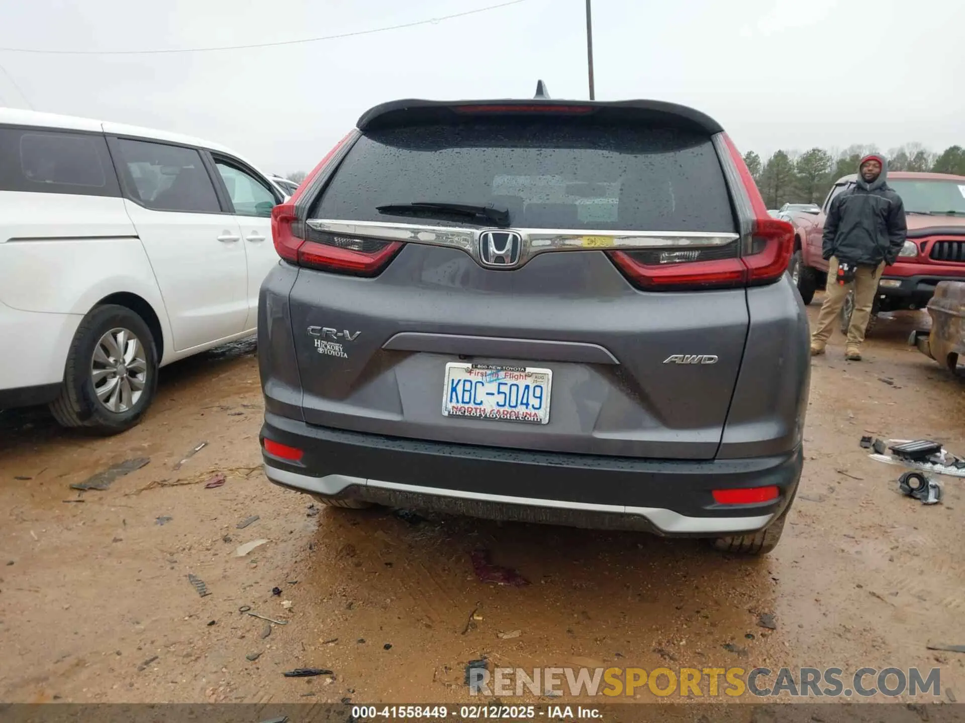 17 Photograph of a damaged car 2HKRW2H86LH699220 HONDA CR-V 2020