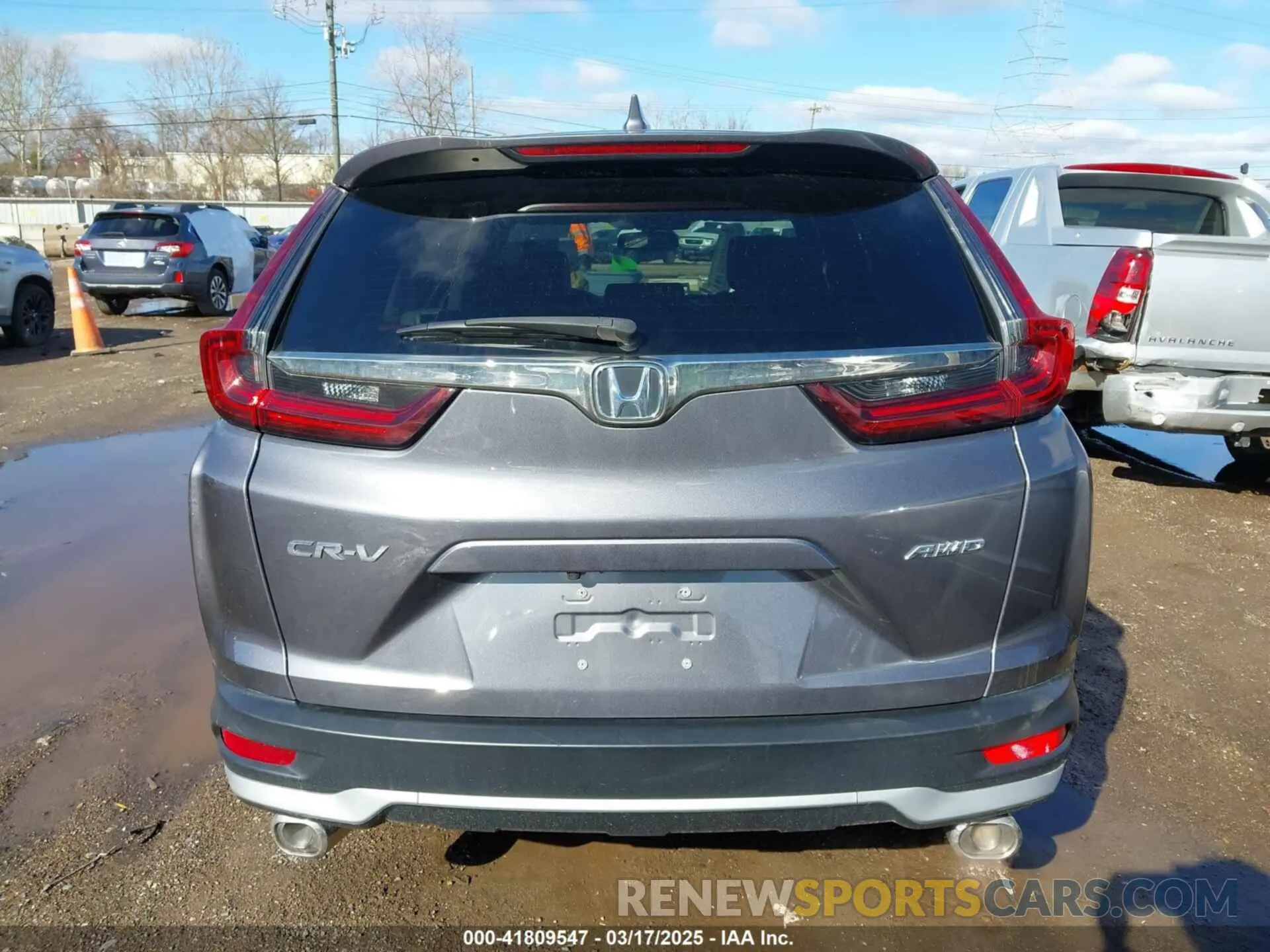 16 Photograph of a damaged car 2HKRW2H87LH611467 HONDA CR-V 2020