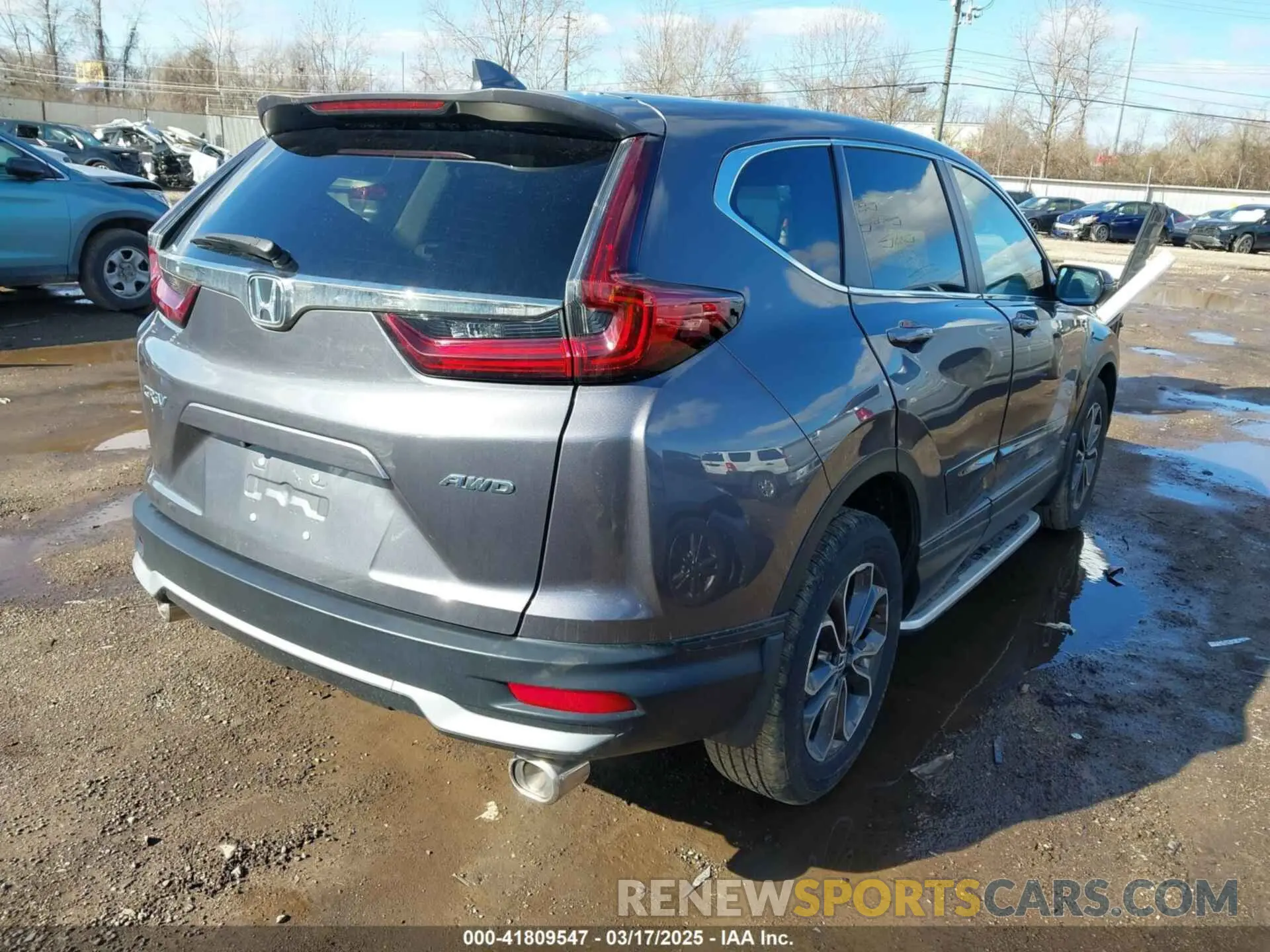 4 Photograph of a damaged car 2HKRW2H87LH611467 HONDA CR-V 2020
