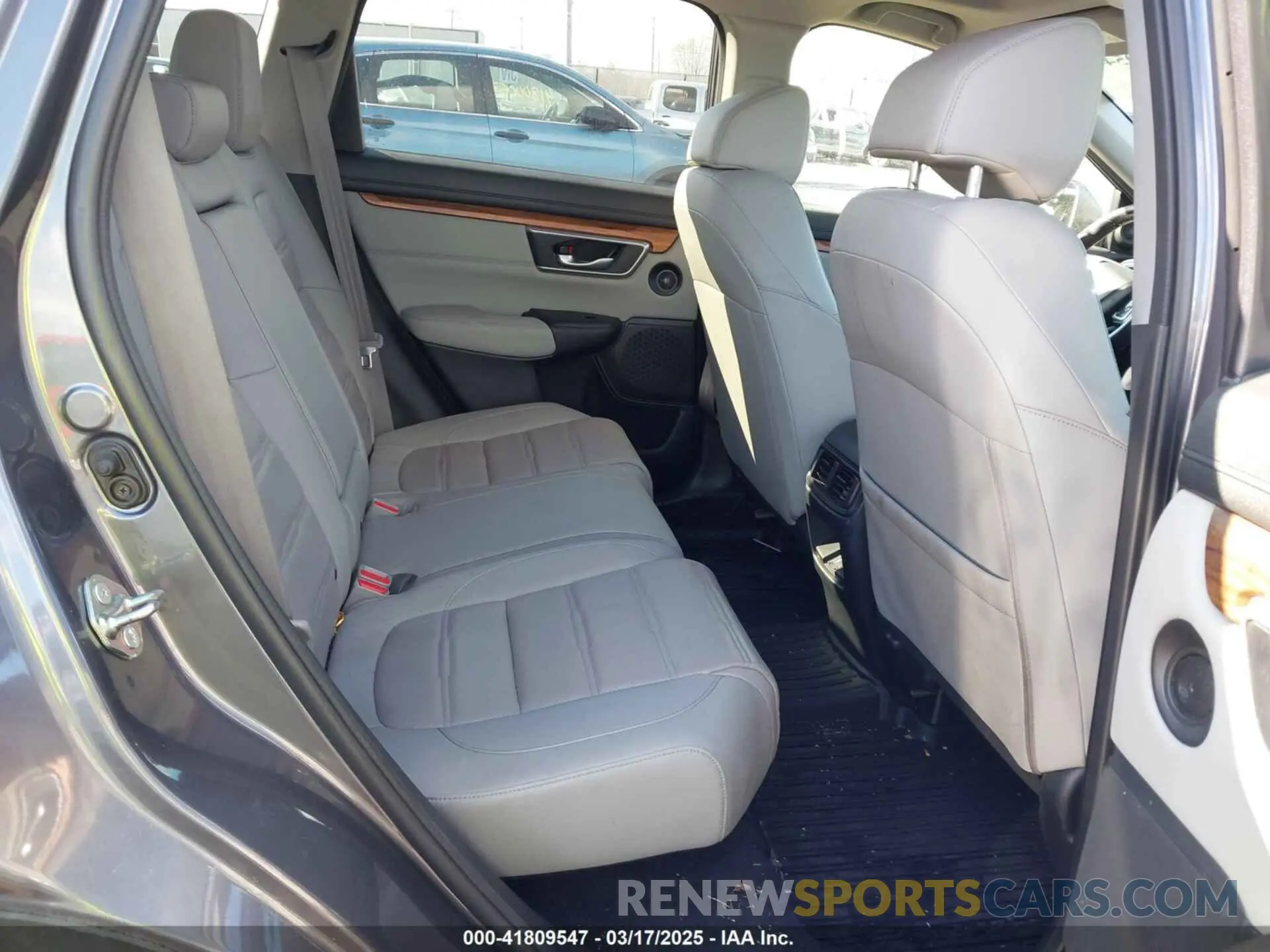 8 Photograph of a damaged car 2HKRW2H87LH611467 HONDA CR-V 2020