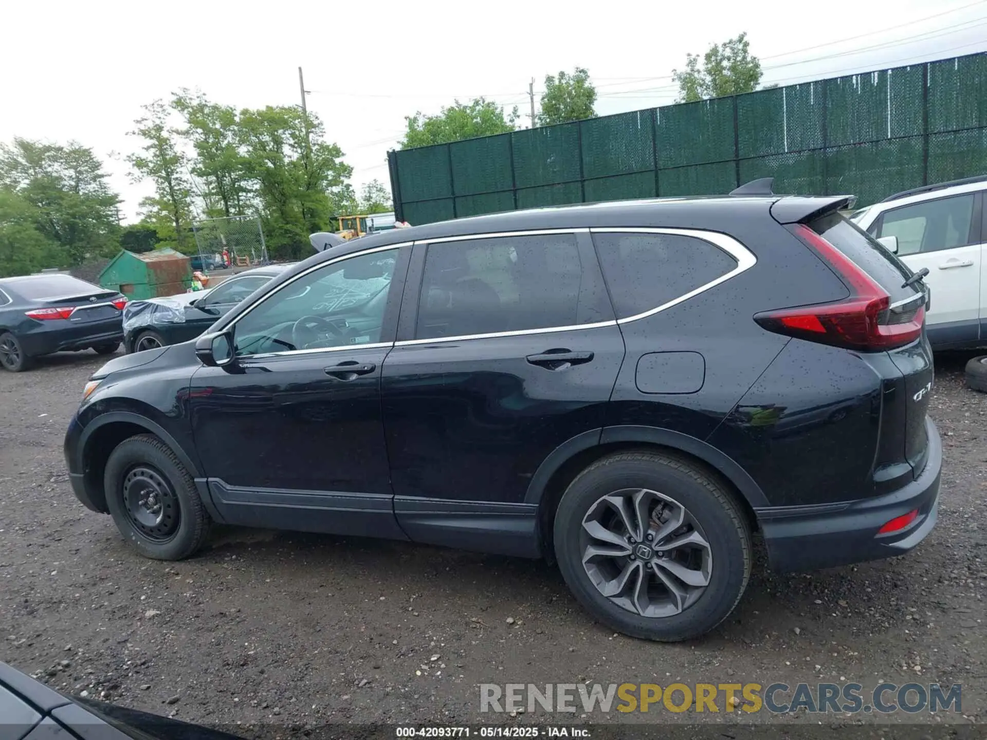 14 Photograph of a damaged car 2HKRW2H88LH672620 HONDA CR-V 2020