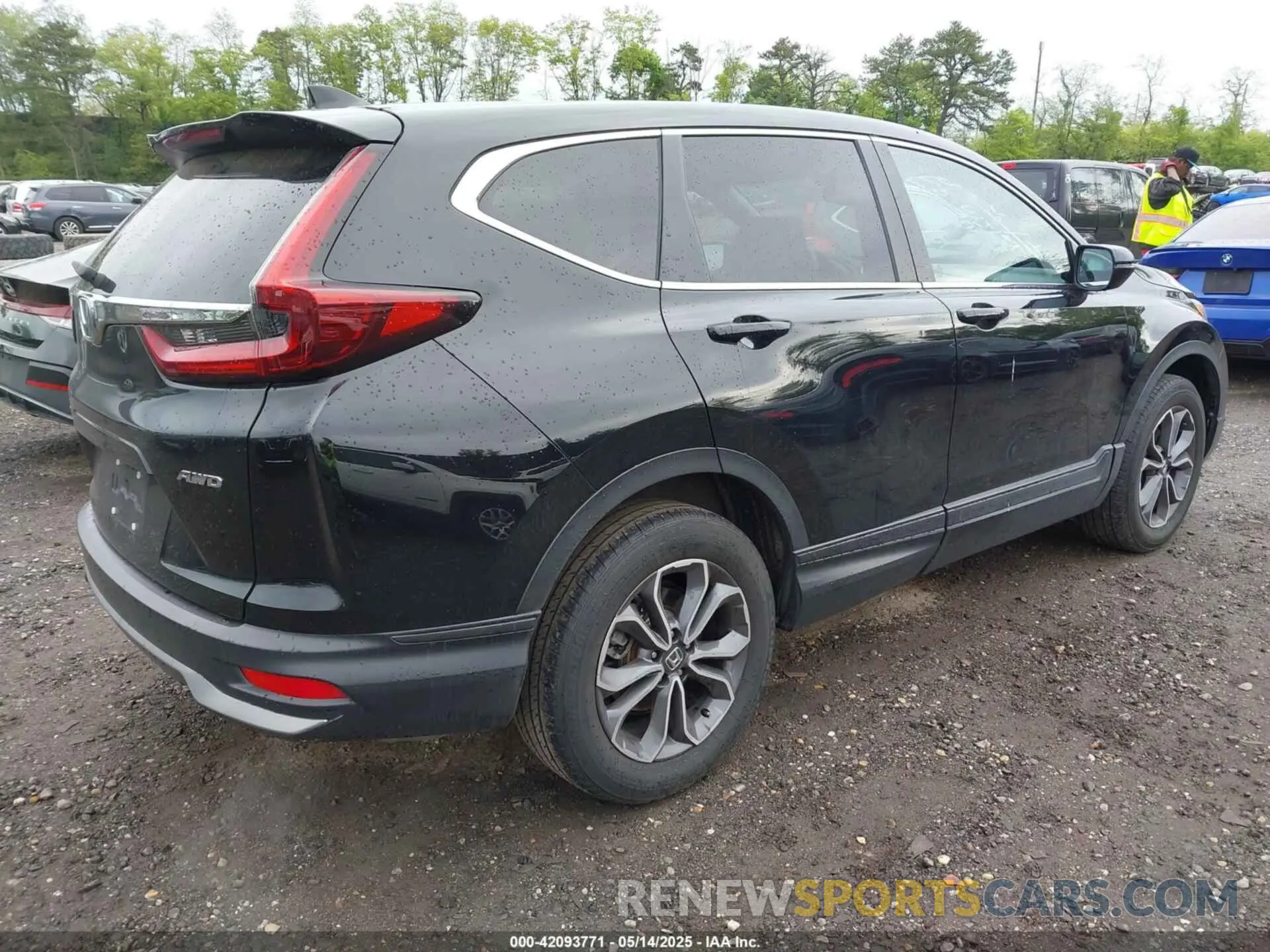 4 Photograph of a damaged car 2HKRW2H88LH672620 HONDA CR-V 2020