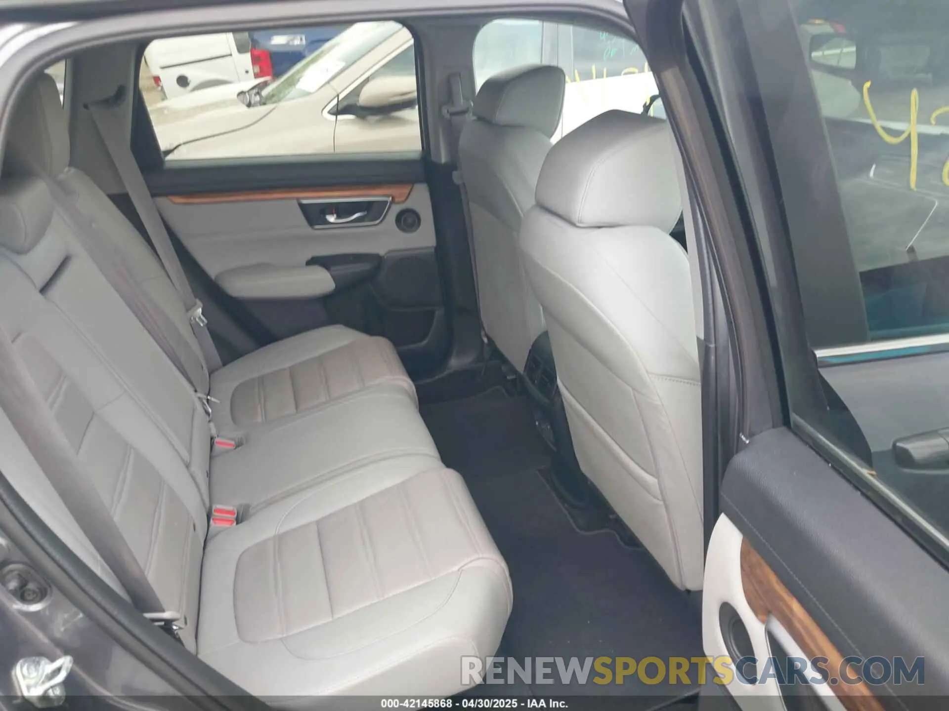 8 Photograph of a damaged car 2HKRW2H8XLH607574 HONDA CR-V 2020