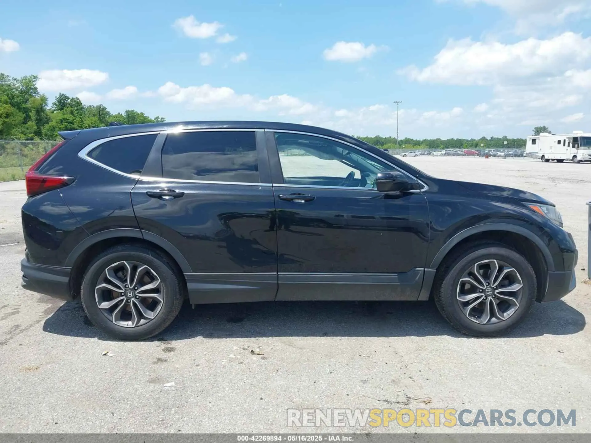 13 Photograph of a damaged car 2HKRW2H8XLH675406 HONDA CR-V 2020