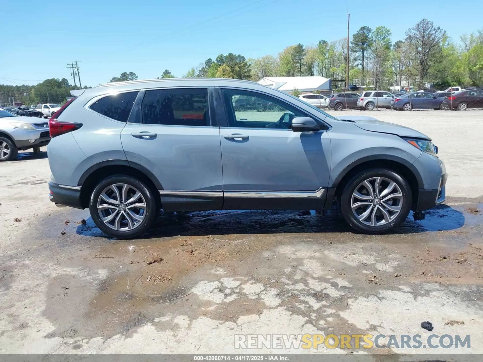 13 Photograph of a damaged car 2HKRW2H90LH608435 HONDA CR-V 2020