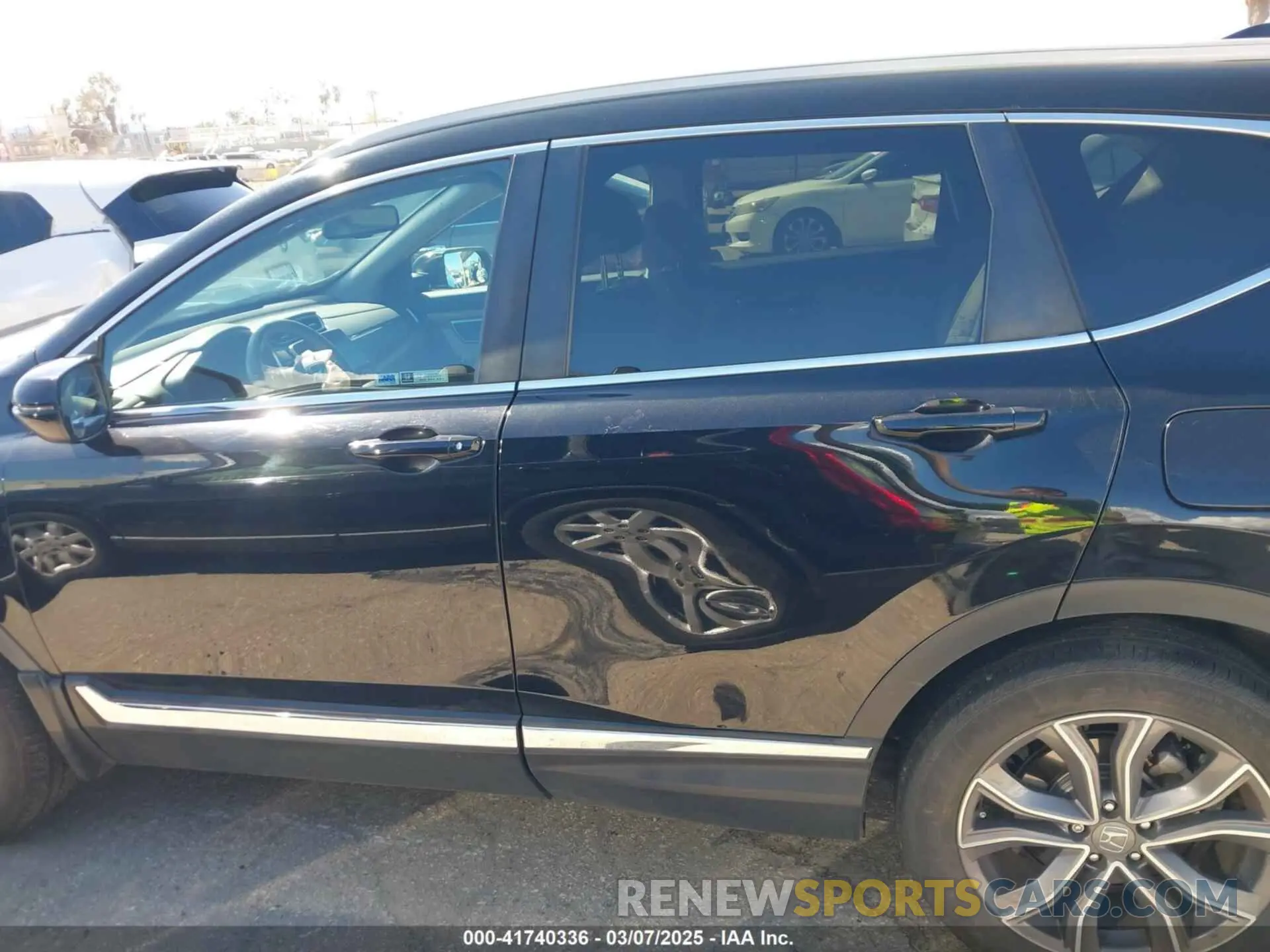 14 Photograph of a damaged car 2HKRW2H94LH653538 HONDA CR-V 2020