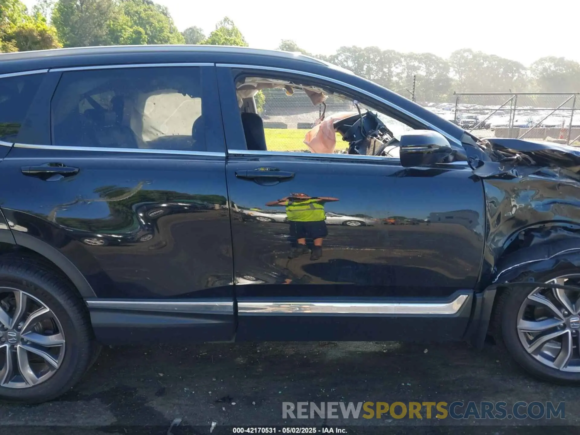 12 Photograph of a damaged car 2HKRW2H97LH675243 HONDA CR-V 2020