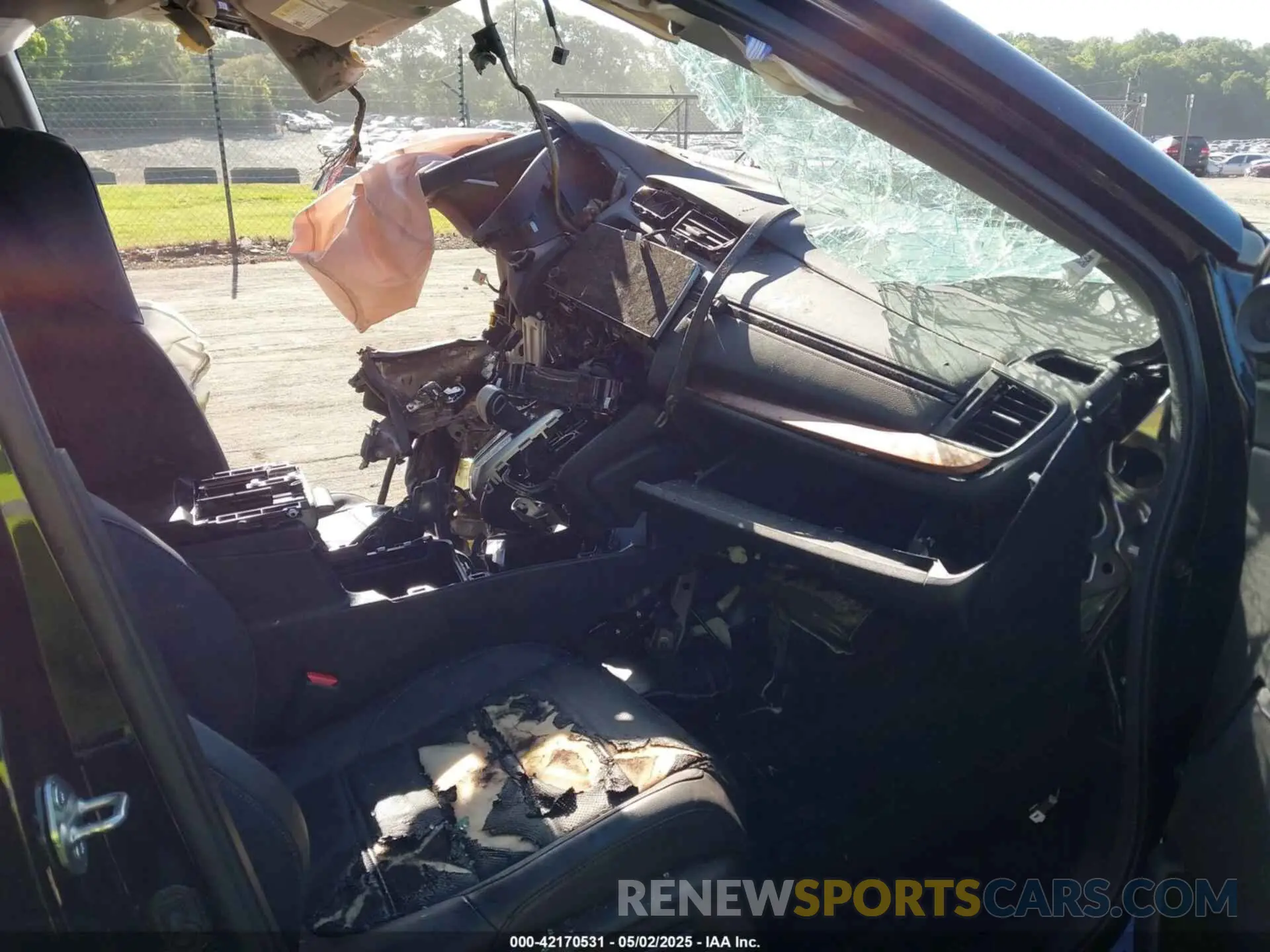 5 Photograph of a damaged car 2HKRW2H97LH675243 HONDA CR-V 2020