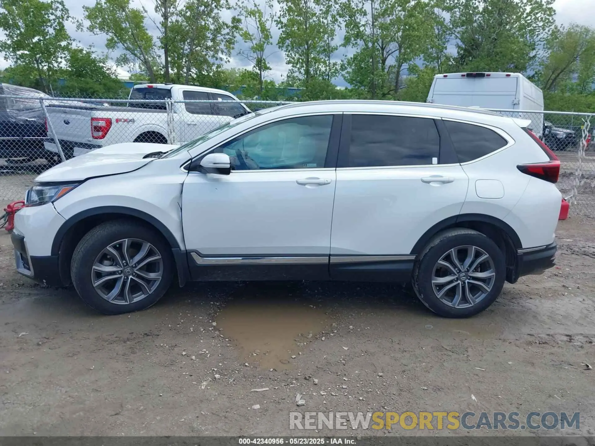 14 Photograph of a damaged car 2HKRW2H97LH676151 HONDA CR-V 2020