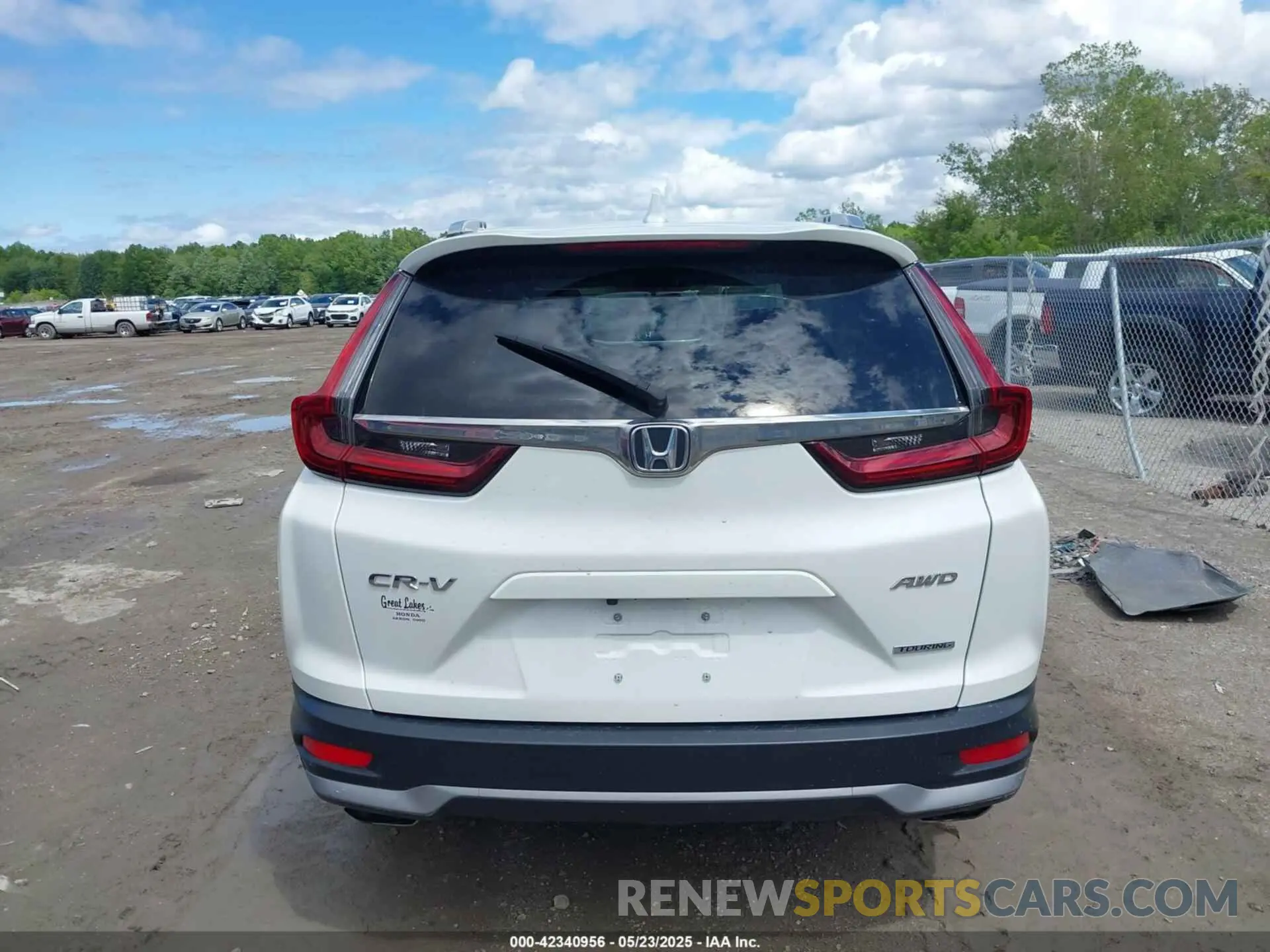 16 Photograph of a damaged car 2HKRW2H97LH676151 HONDA CR-V 2020
