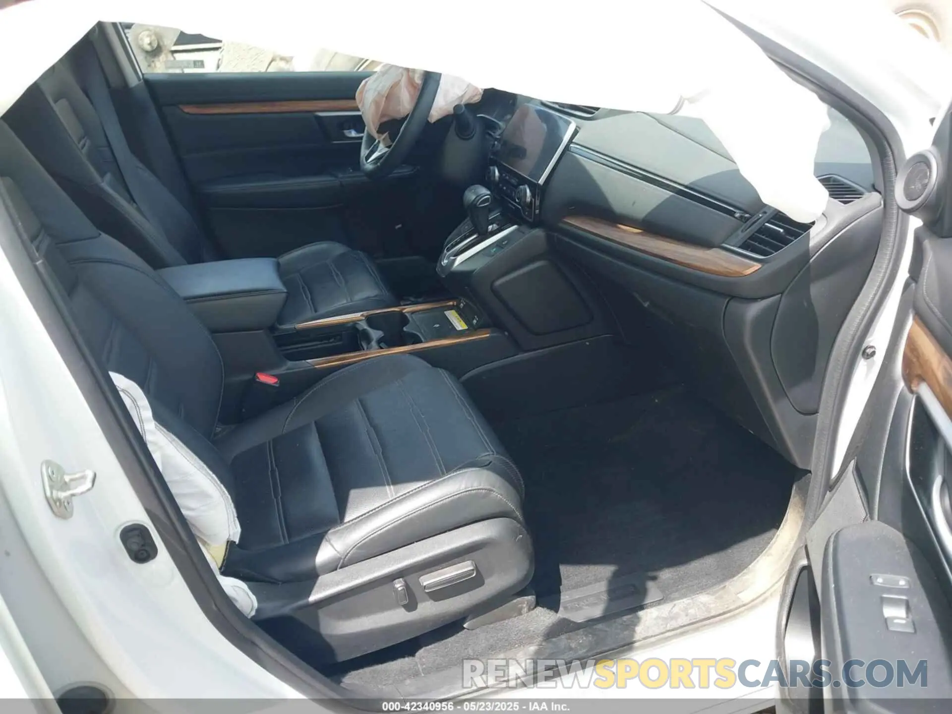 5 Photograph of a damaged car 2HKRW2H97LH676151 HONDA CR-V 2020