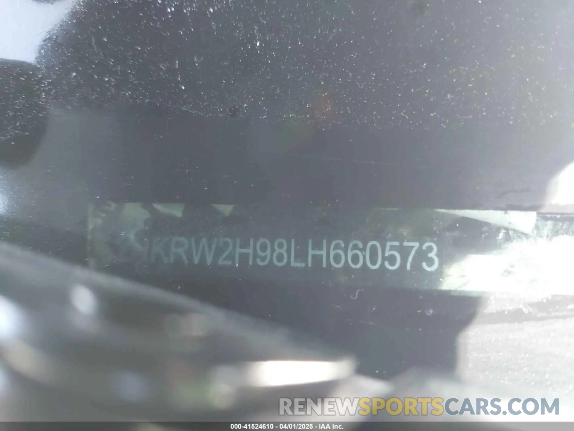 17 Photograph of a damaged car 2HKRW2H98LH660573 HONDA CR-V 2020