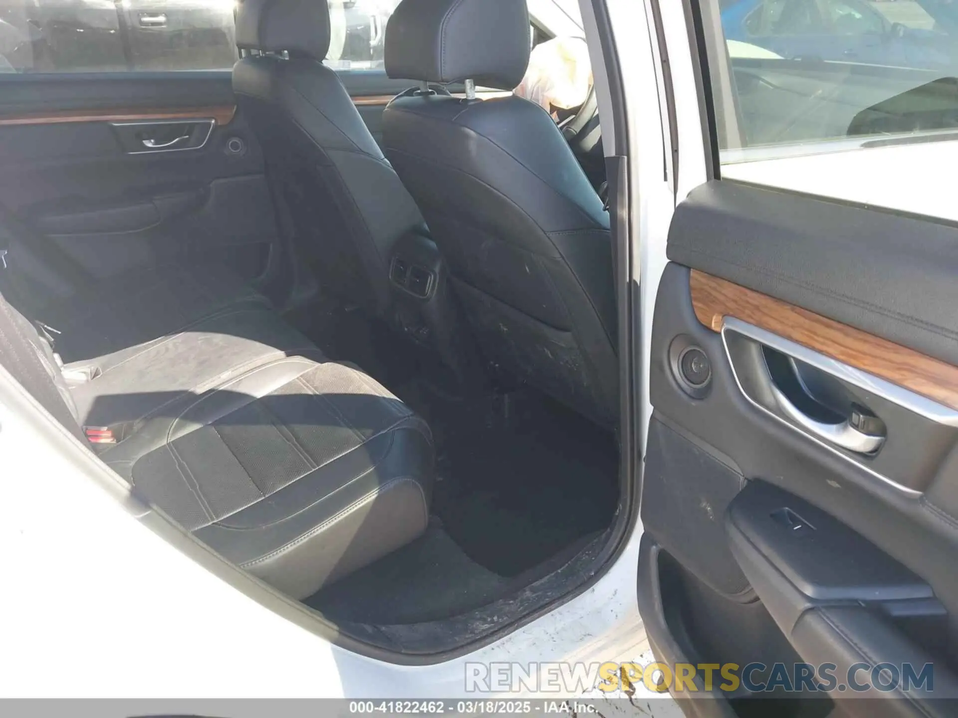8 Photograph of a damaged car 2HKRW2H99LH635892 HONDA CR-V 2020