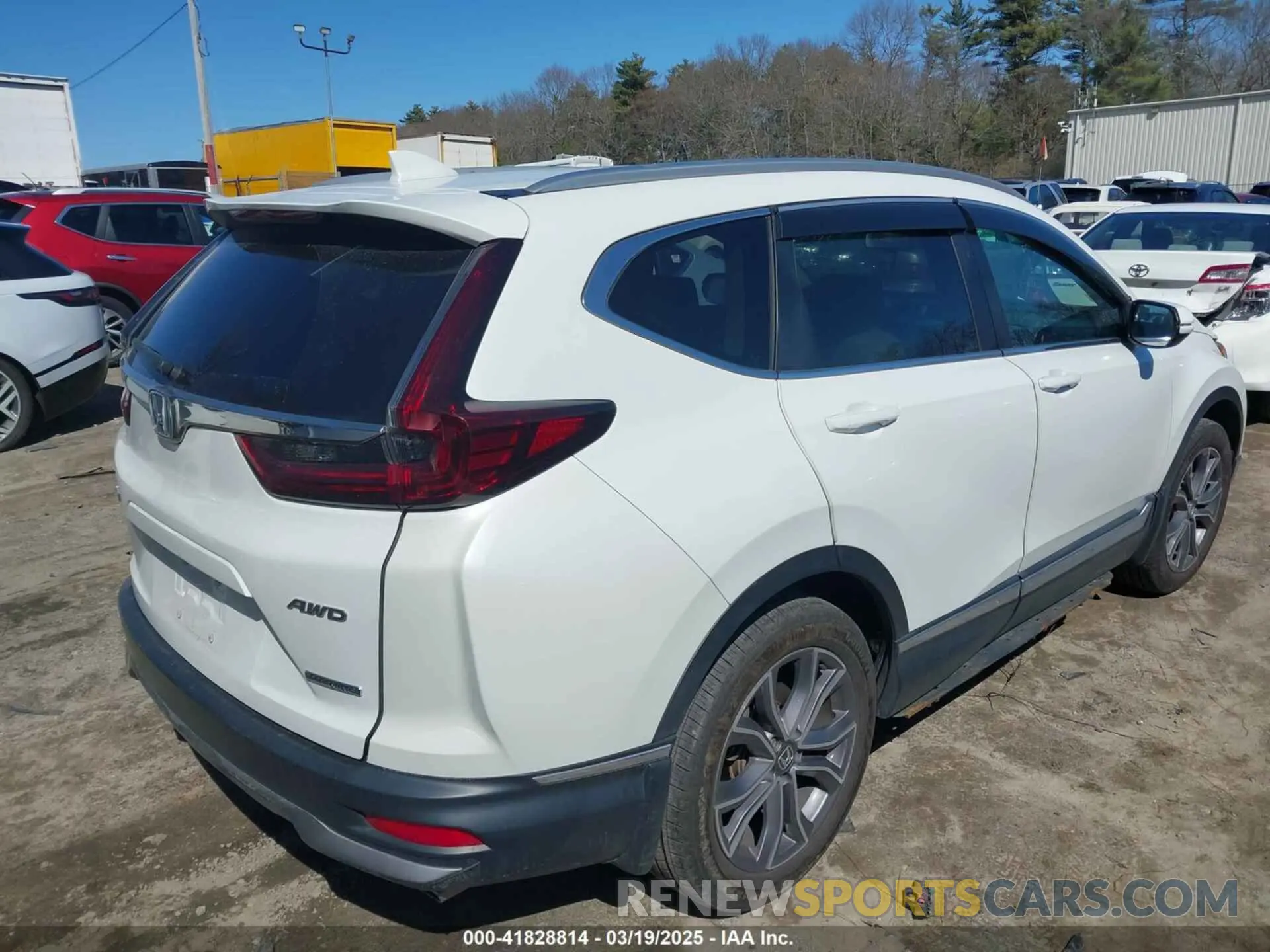 4 Photograph of a damaged car 2HKRW2H99LH659058 HONDA CR-V 2020