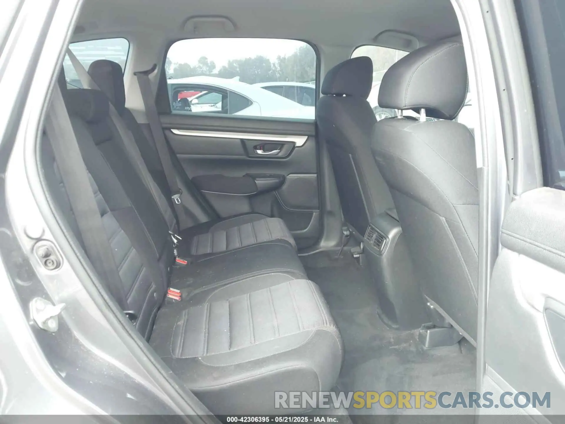 8 Photograph of a damaged car 5J6RW1H20LA001899 HONDA CR-V 2020