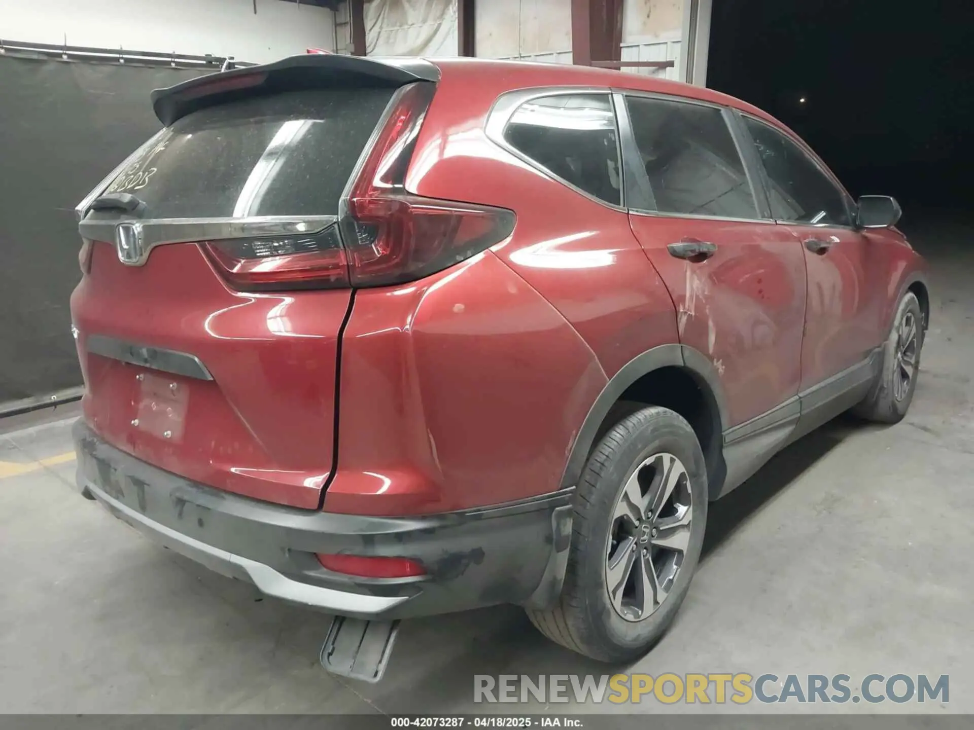4 Photograph of a damaged car 5J6RW1H28LA004890 HONDA CR-V 2020