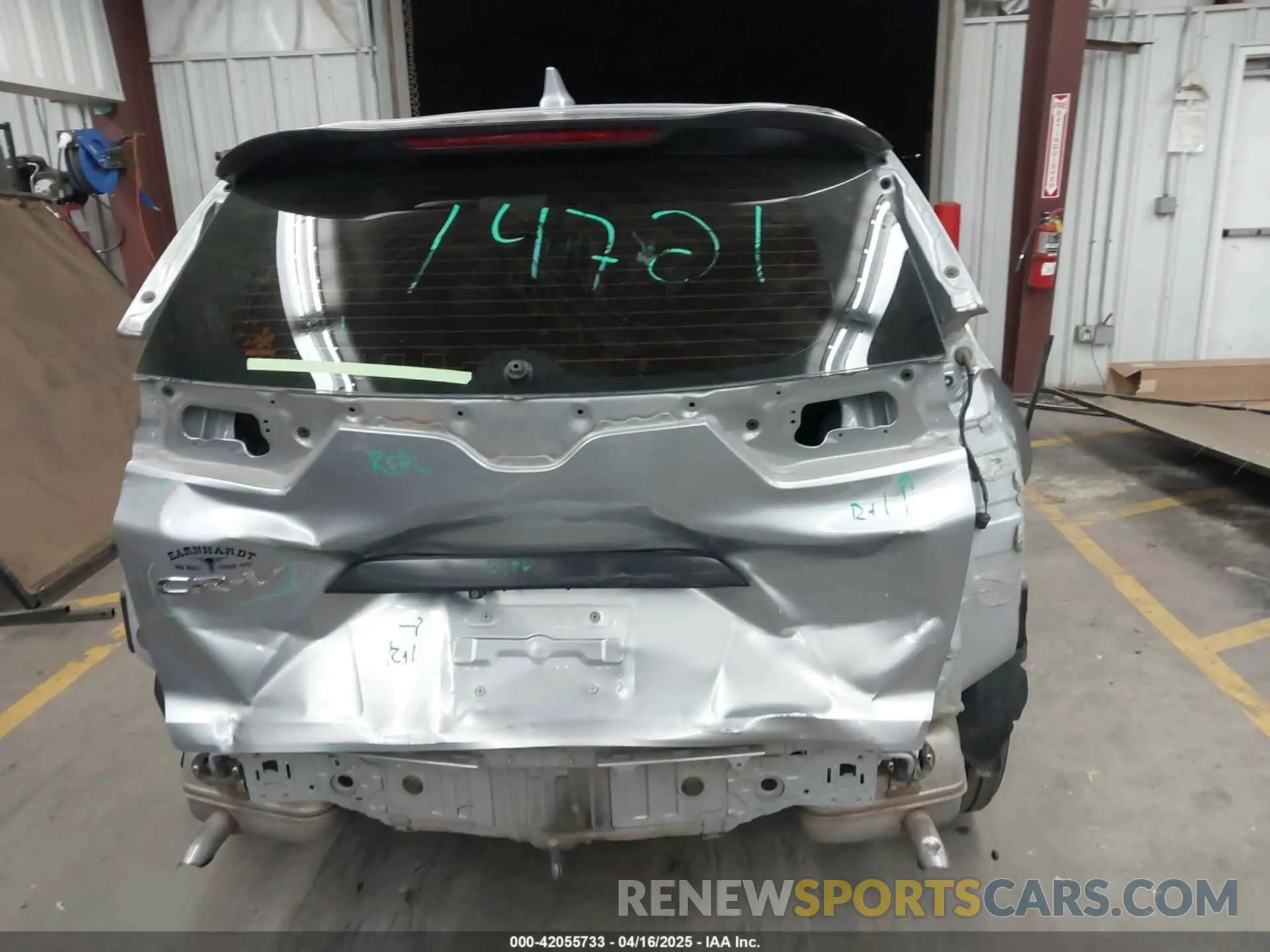 17 Photograph of a damaged car 5J6RW1H29LA003523 HONDA CR-V 2020