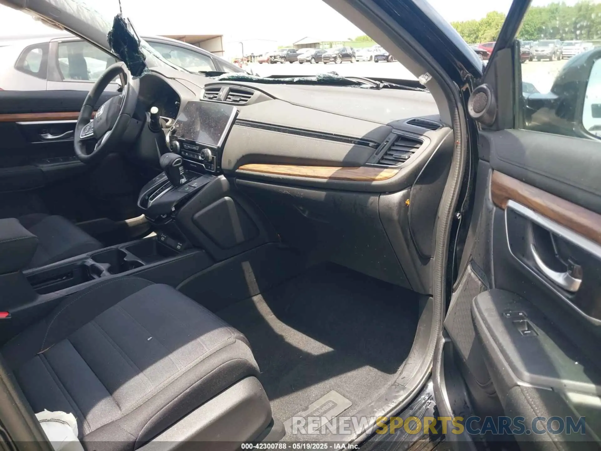 5 Photograph of a damaged car 5J6RW1H51LL013655 HONDA CR-V 2020