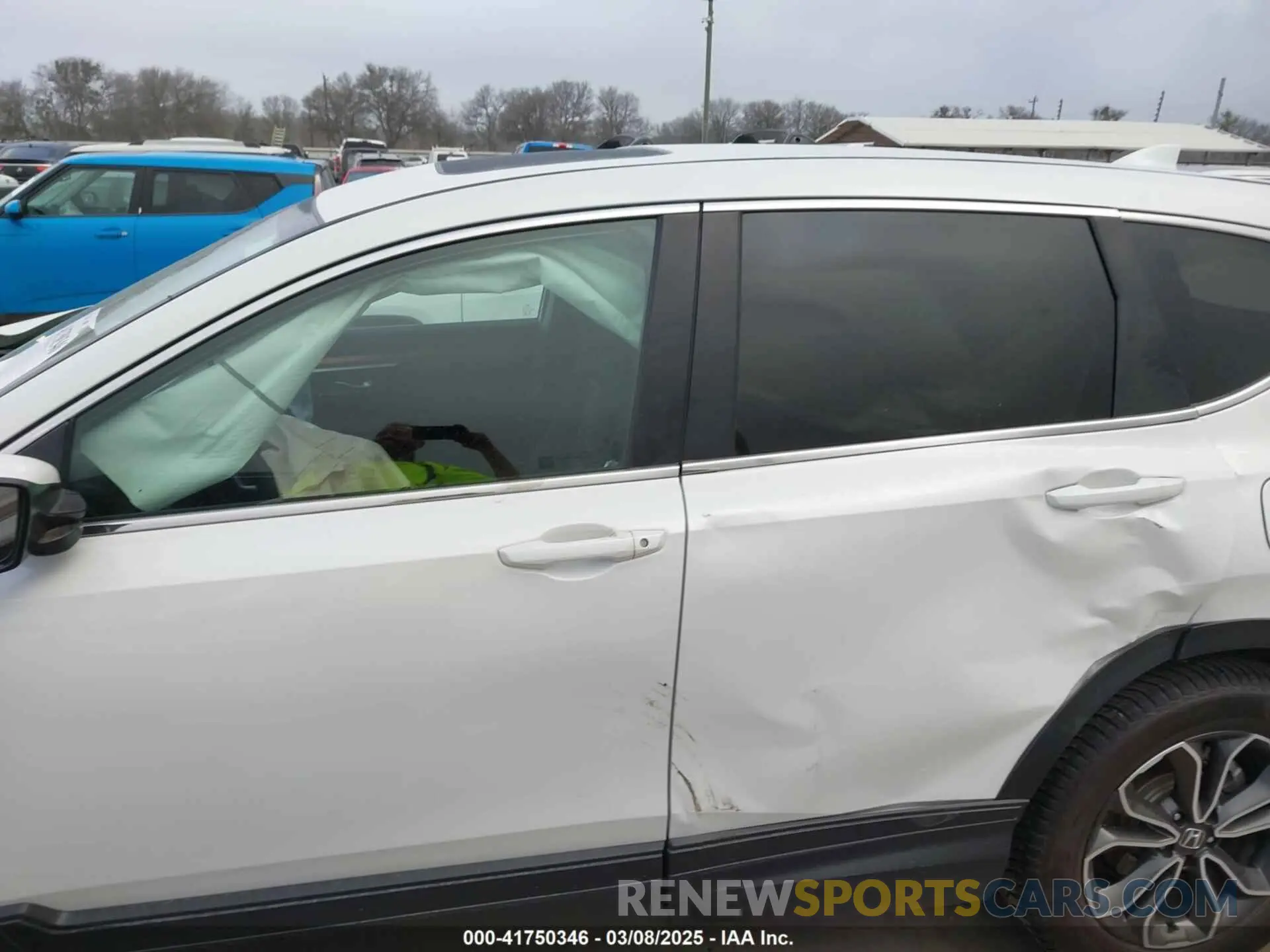 15 Photograph of a damaged car 5J6RW1H52LL013387 HONDA CR-V 2020