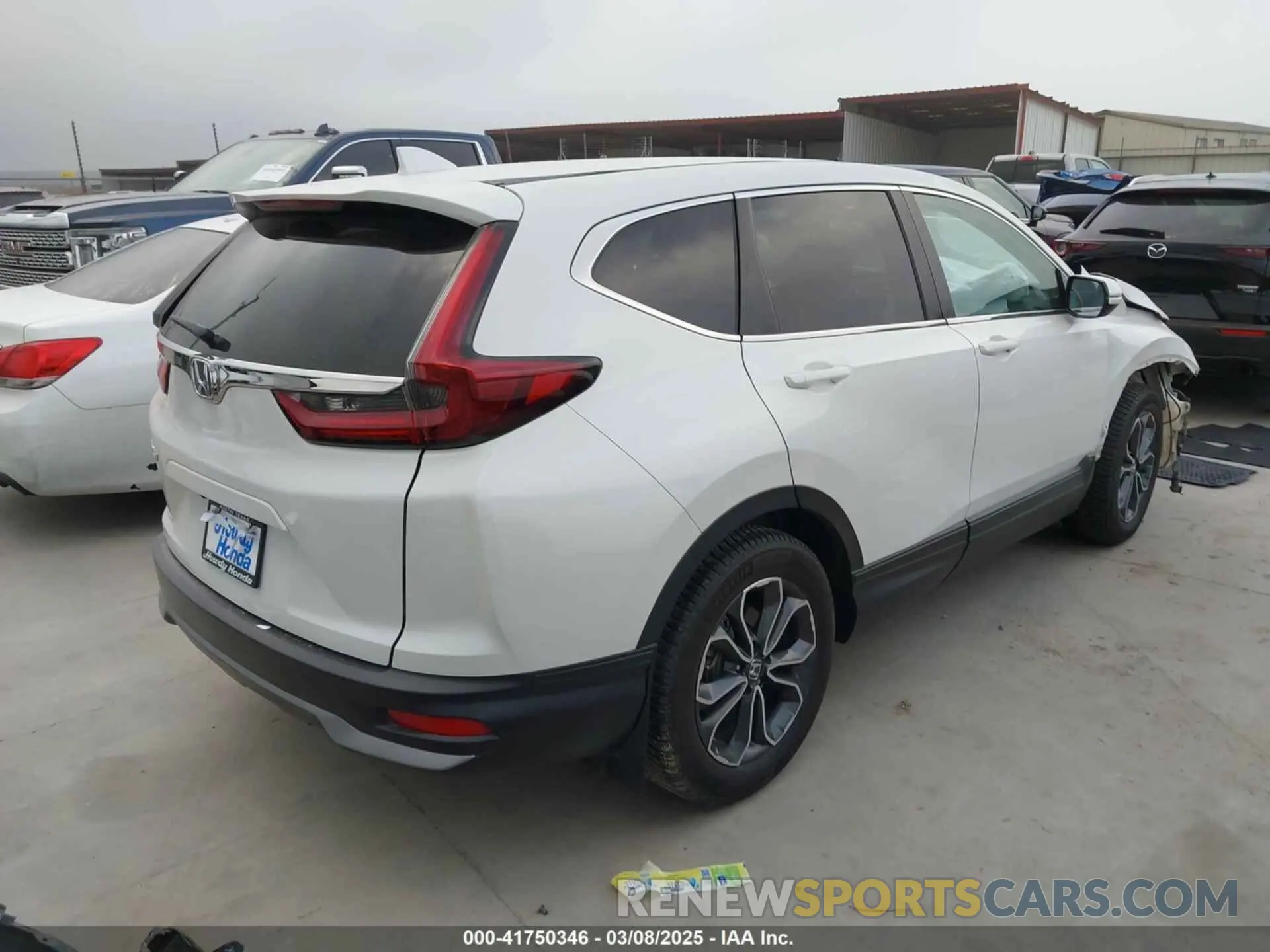 4 Photograph of a damaged car 5J6RW1H52LL013387 HONDA CR-V 2020