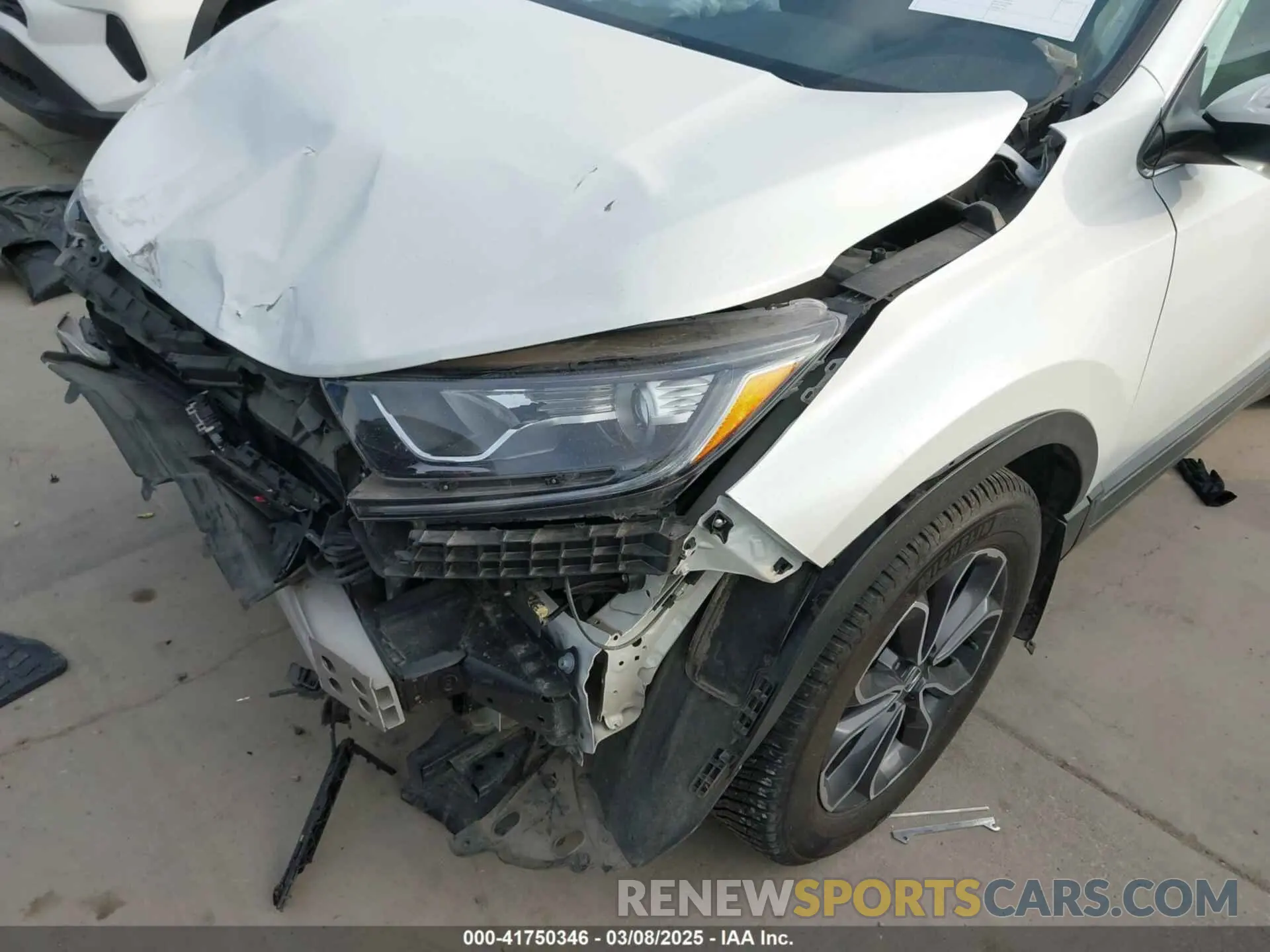 6 Photograph of a damaged car 5J6RW1H52LL013387 HONDA CR-V 2020