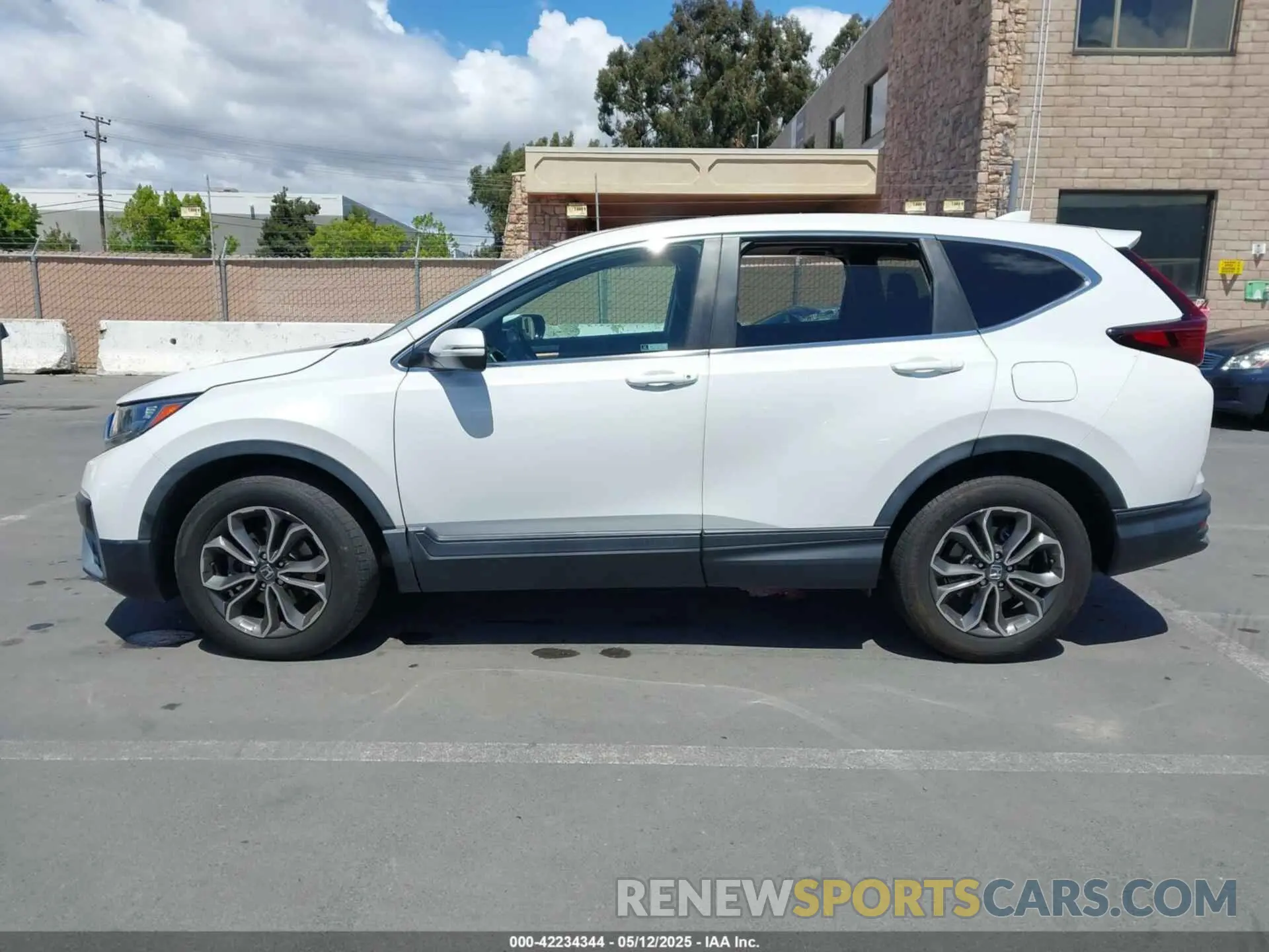 13 Photograph of a damaged car 5J6RW1H55LA013363 HONDA CR-V 2020