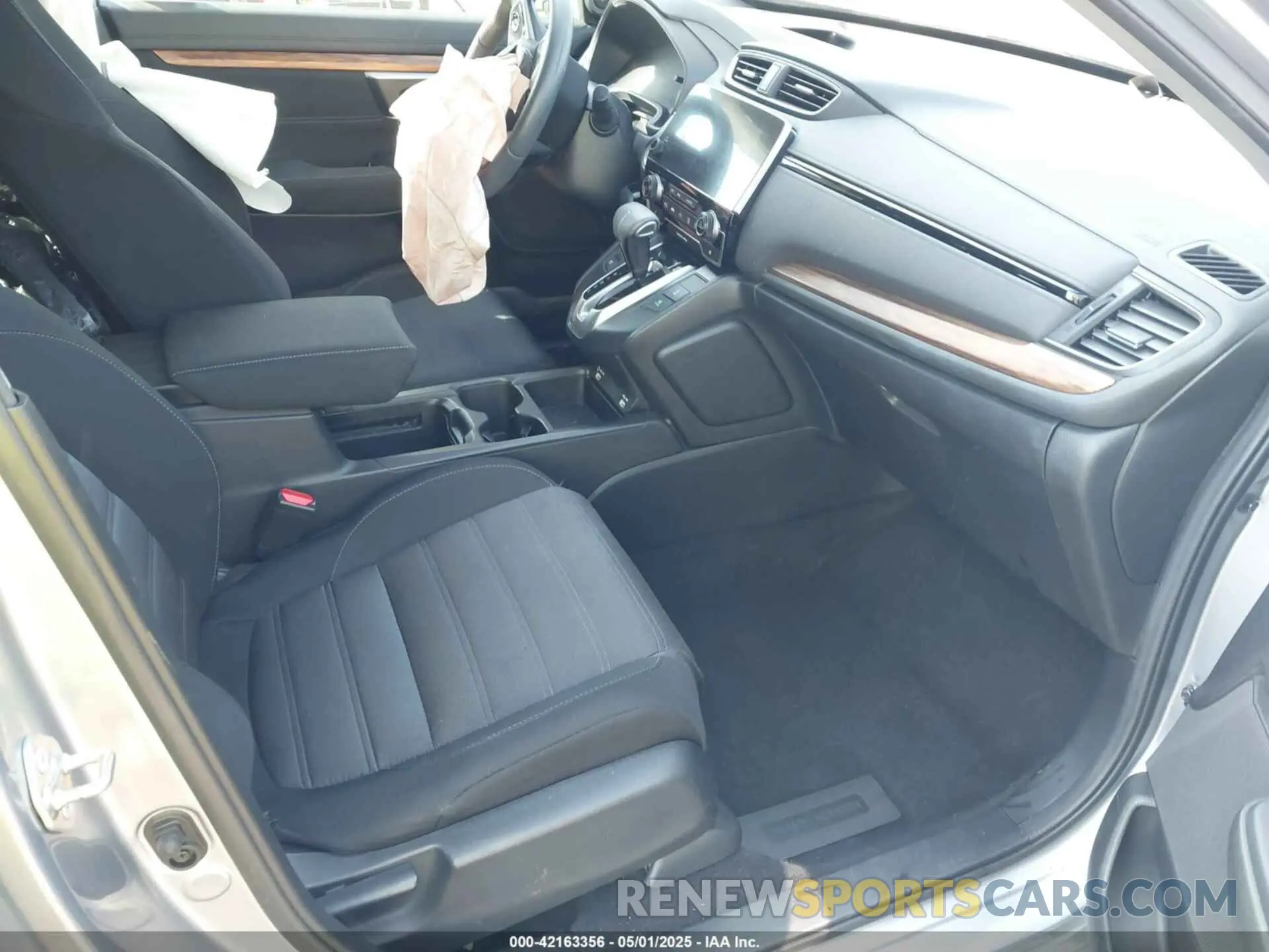 5 Photograph of a damaged car 5J6RW1H56LA019107 HONDA CR-V 2020