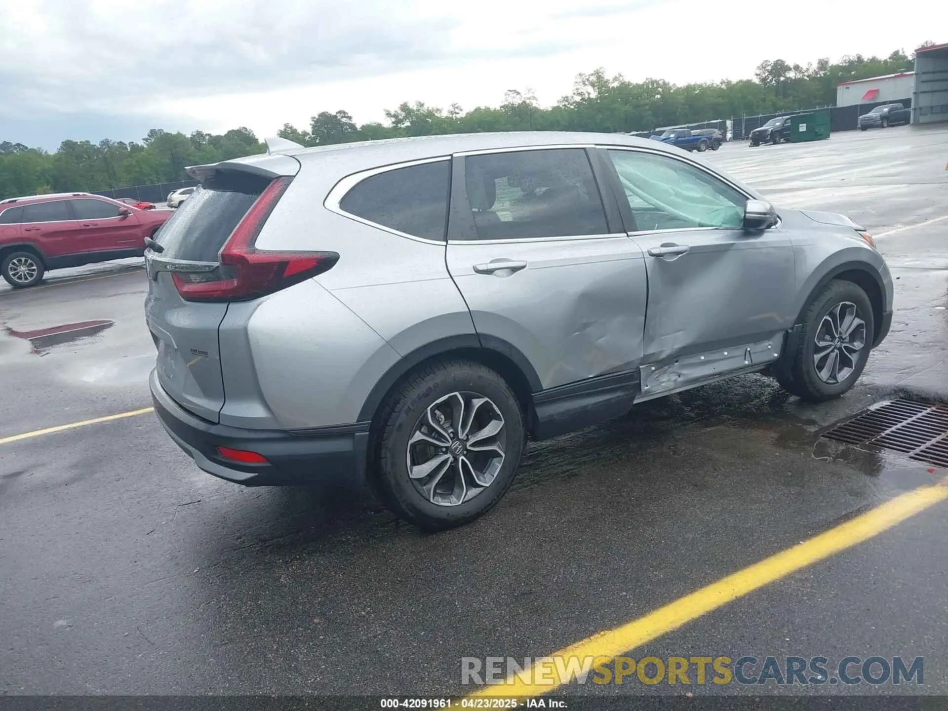4 Photograph of a damaged car 5J6RW1H58LL000708 HONDA CR-V 2020