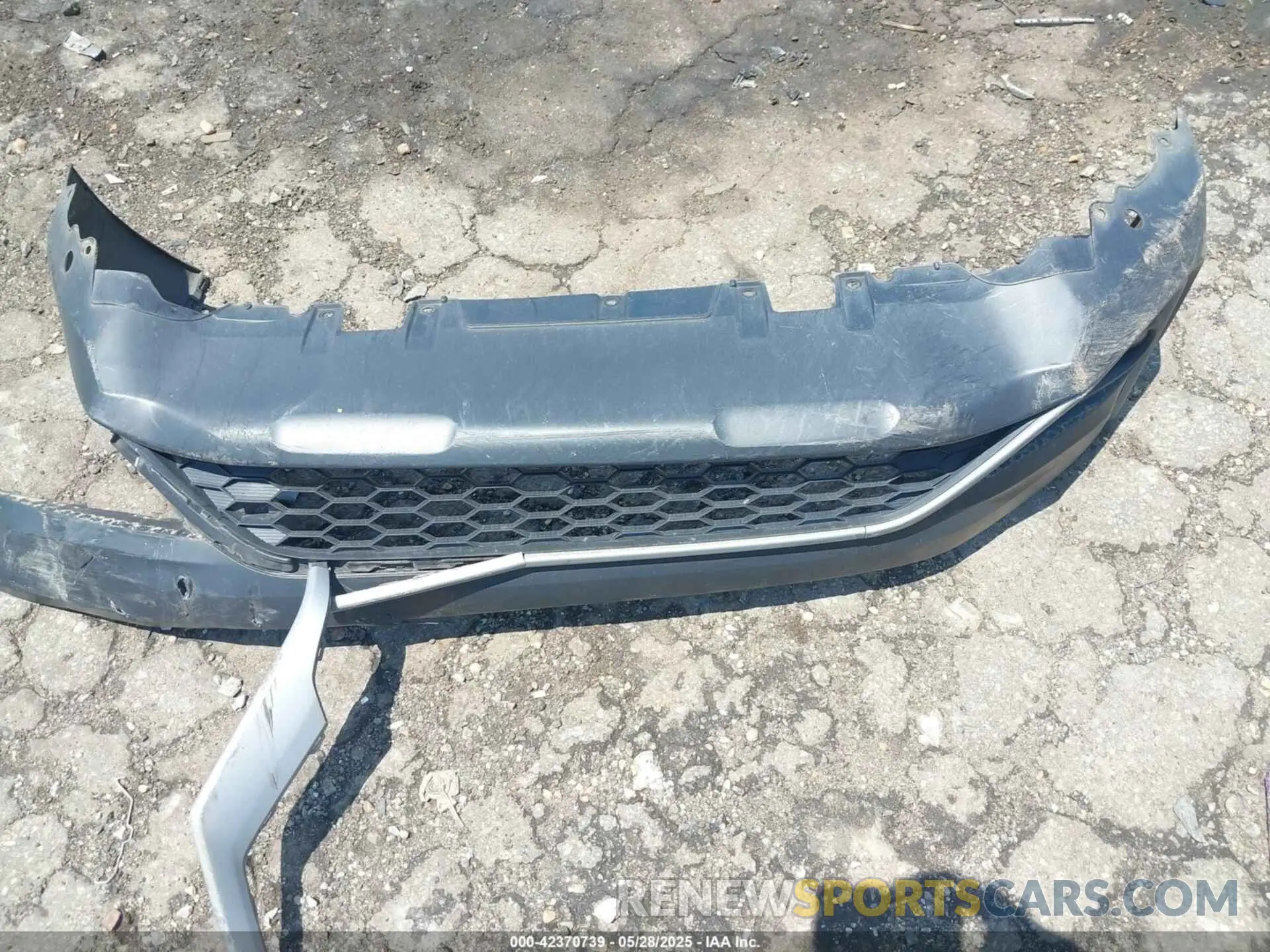 12 Photograph of a damaged car 5J6RW1H59LA018226 HONDA CR-V 2020