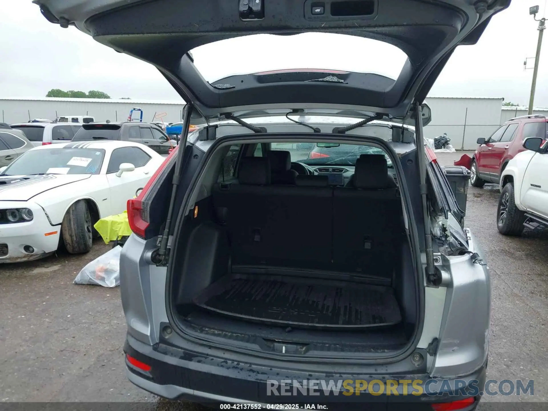 16 Photograph of a damaged car 5J6RW1H83LL012548 HONDA CR-V 2020
