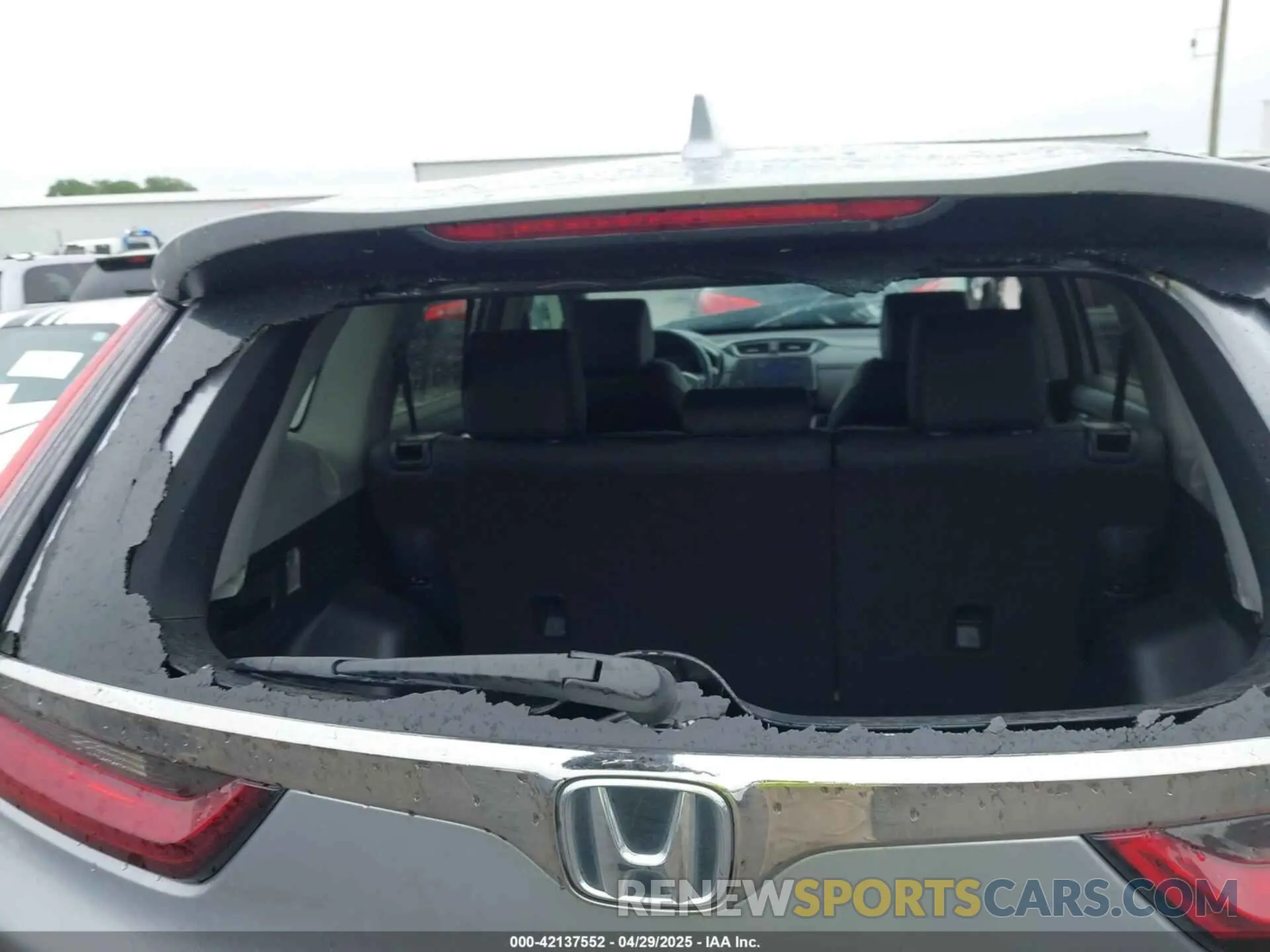 19 Photograph of a damaged car 5J6RW1H83LL012548 HONDA CR-V 2020