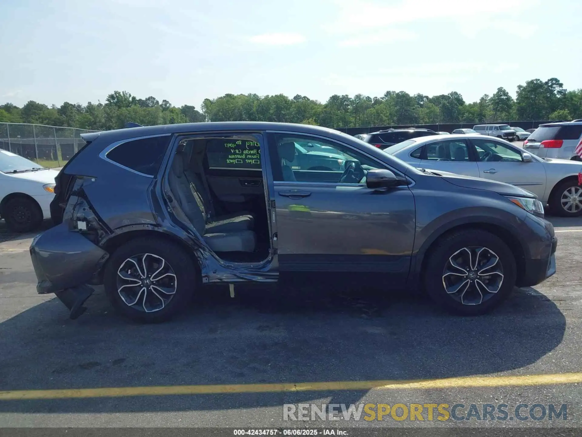 14 Photograph of a damaged car 5J6RW1H86LL014908 HONDA CR-V 2020