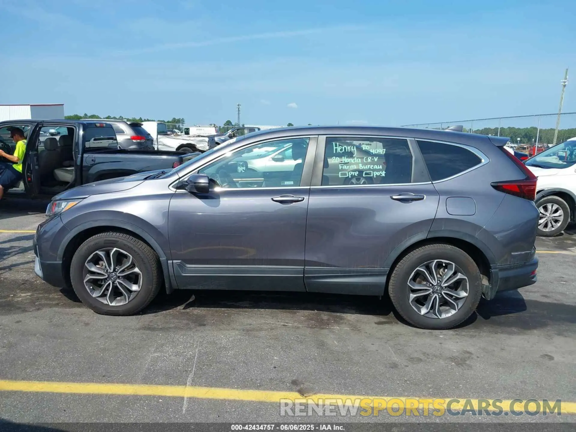 15 Photograph of a damaged car 5J6RW1H86LL014908 HONDA CR-V 2020