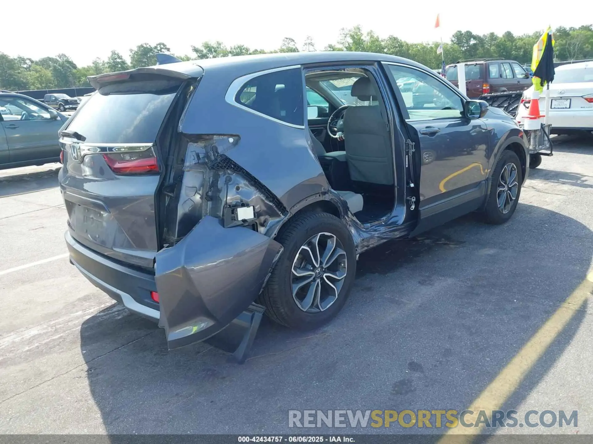 4 Photograph of a damaged car 5J6RW1H86LL014908 HONDA CR-V 2020