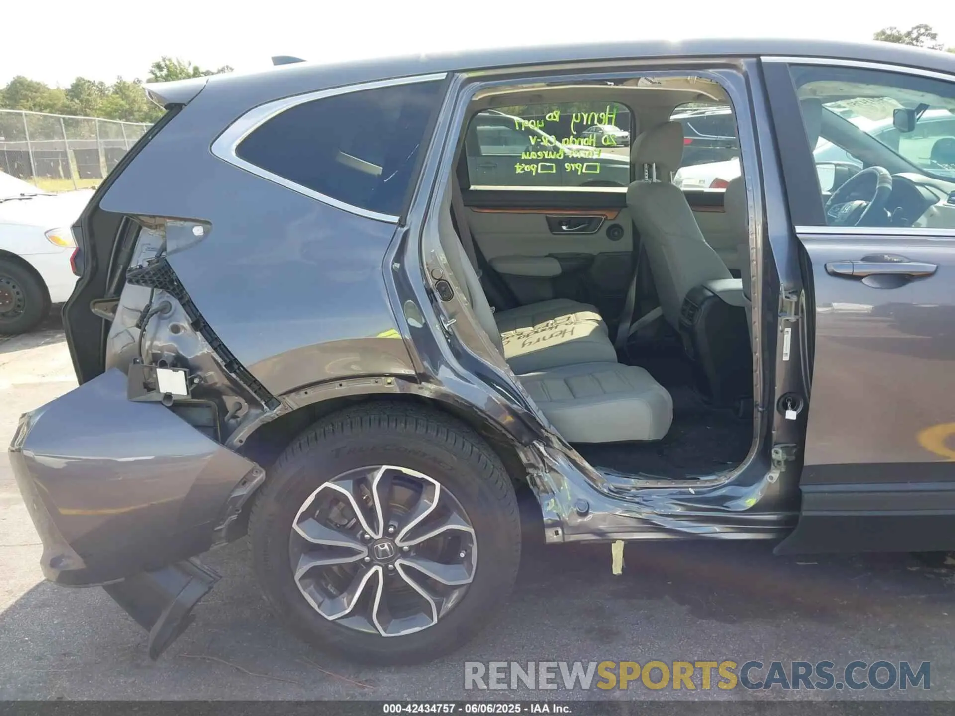 6 Photograph of a damaged car 5J6RW1H86LL014908 HONDA CR-V 2020